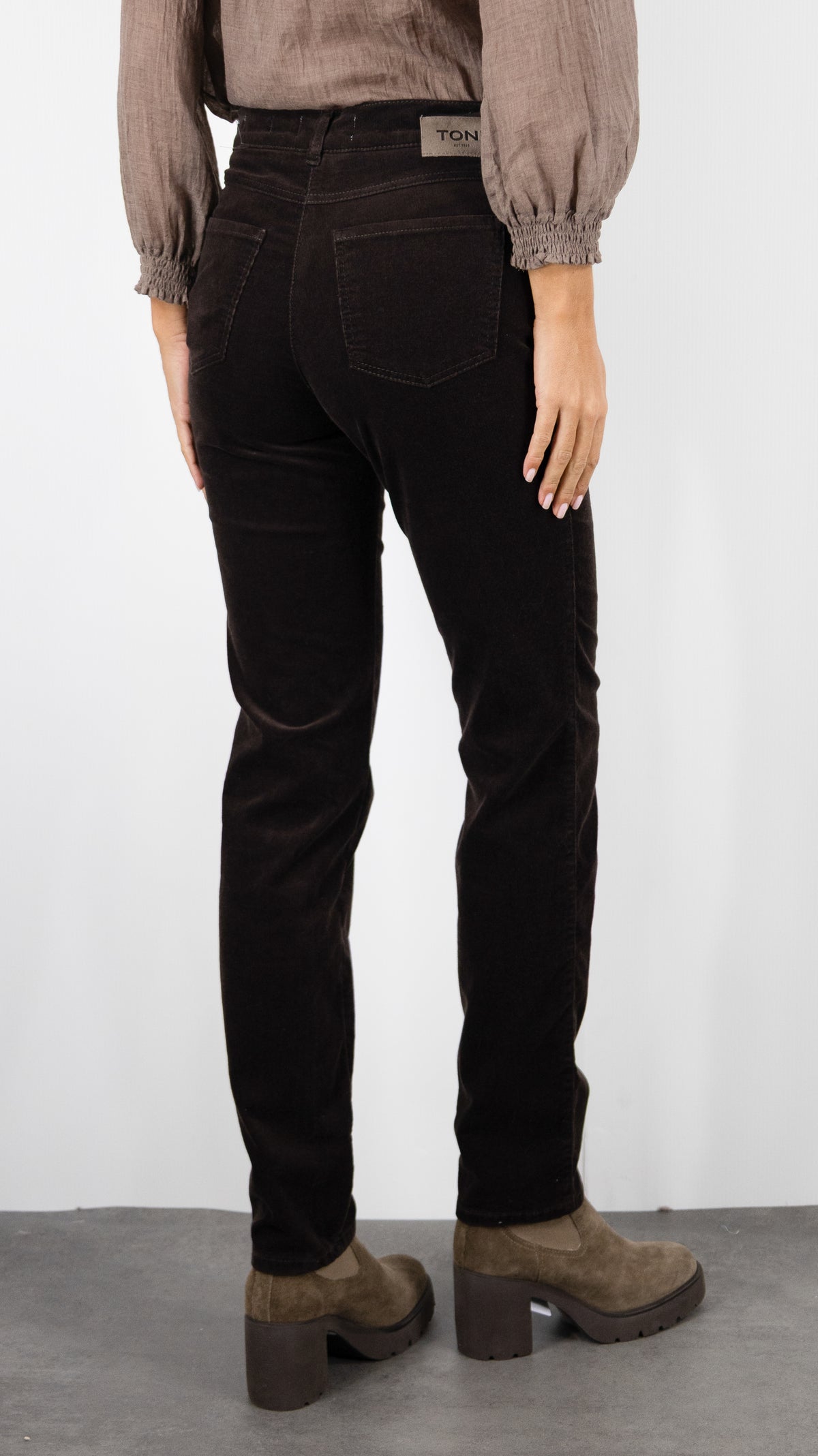 JEANS EN VELOURS POUR FEMME TONI 31-01 1225-22 BE LOVED#COLOR_79/DARK BROWN