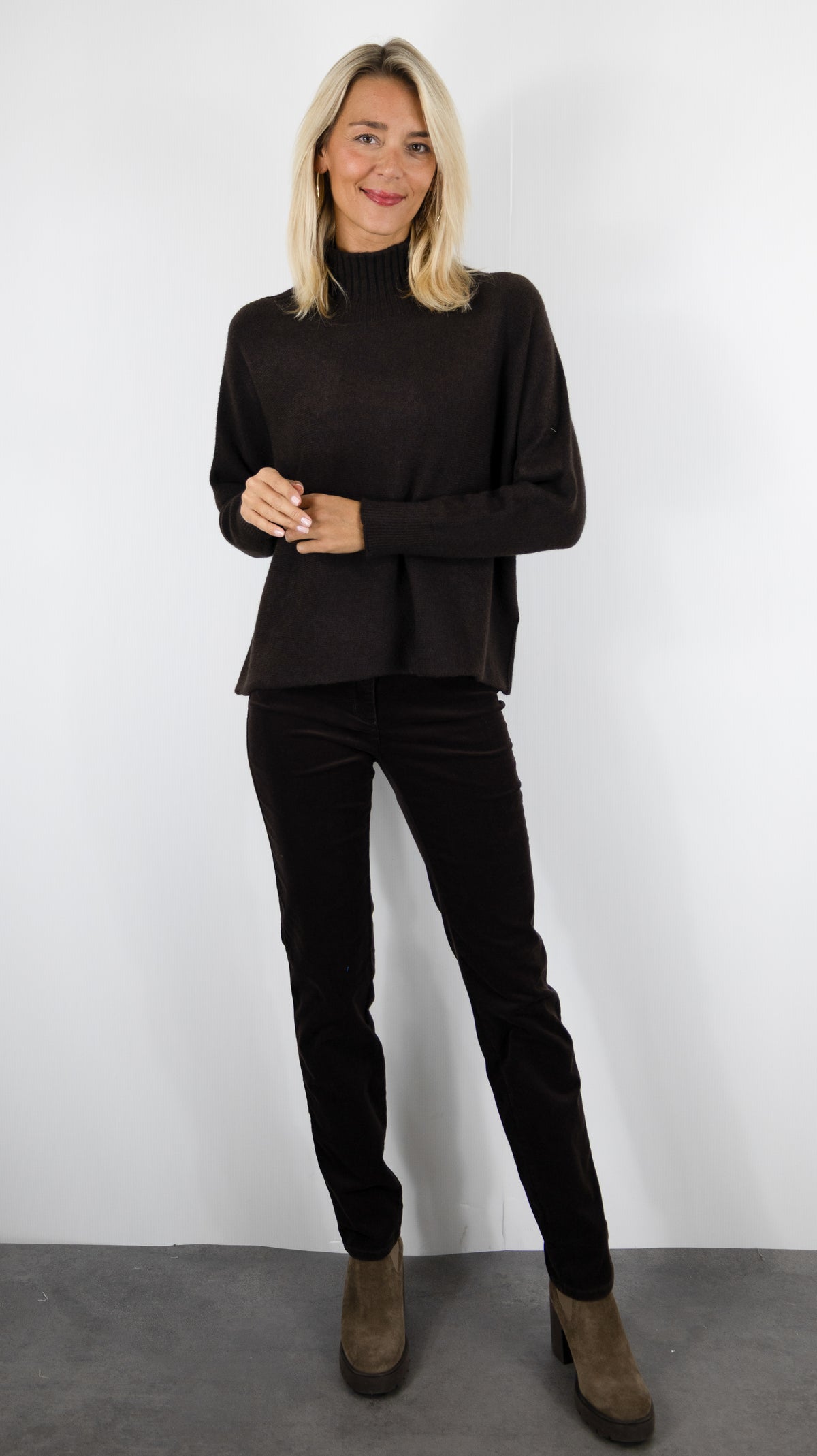 PULL AMPLE COL MONTANT POUR FEMME ALEXANDRE LAURENT C8786#COLOR_MORO/CHOCO