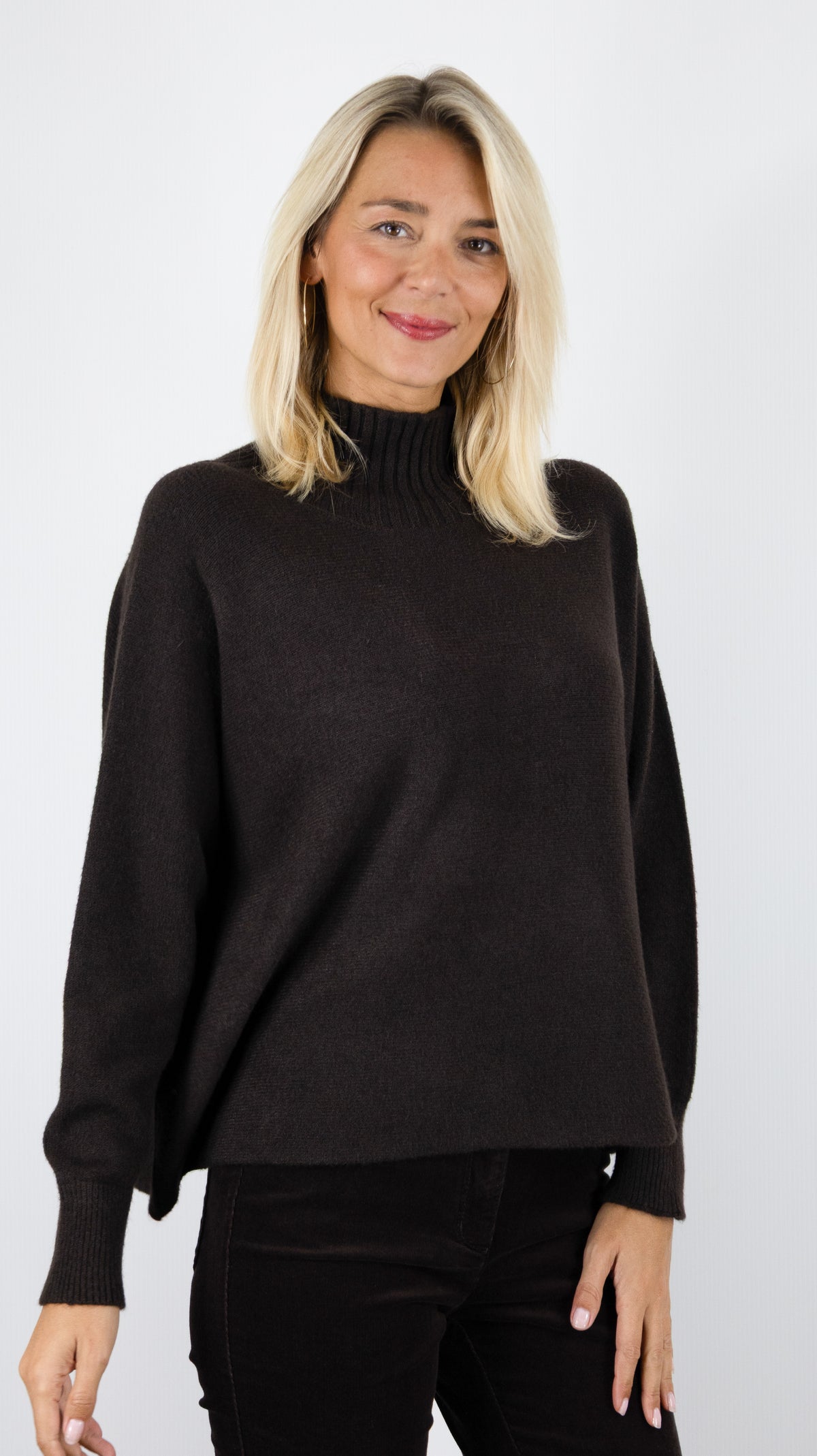 PULL AMPLE COL MONTANT POUR FEMME ALEXANDRE LAURENT C8786#COLOR_MORO/CHOCO
