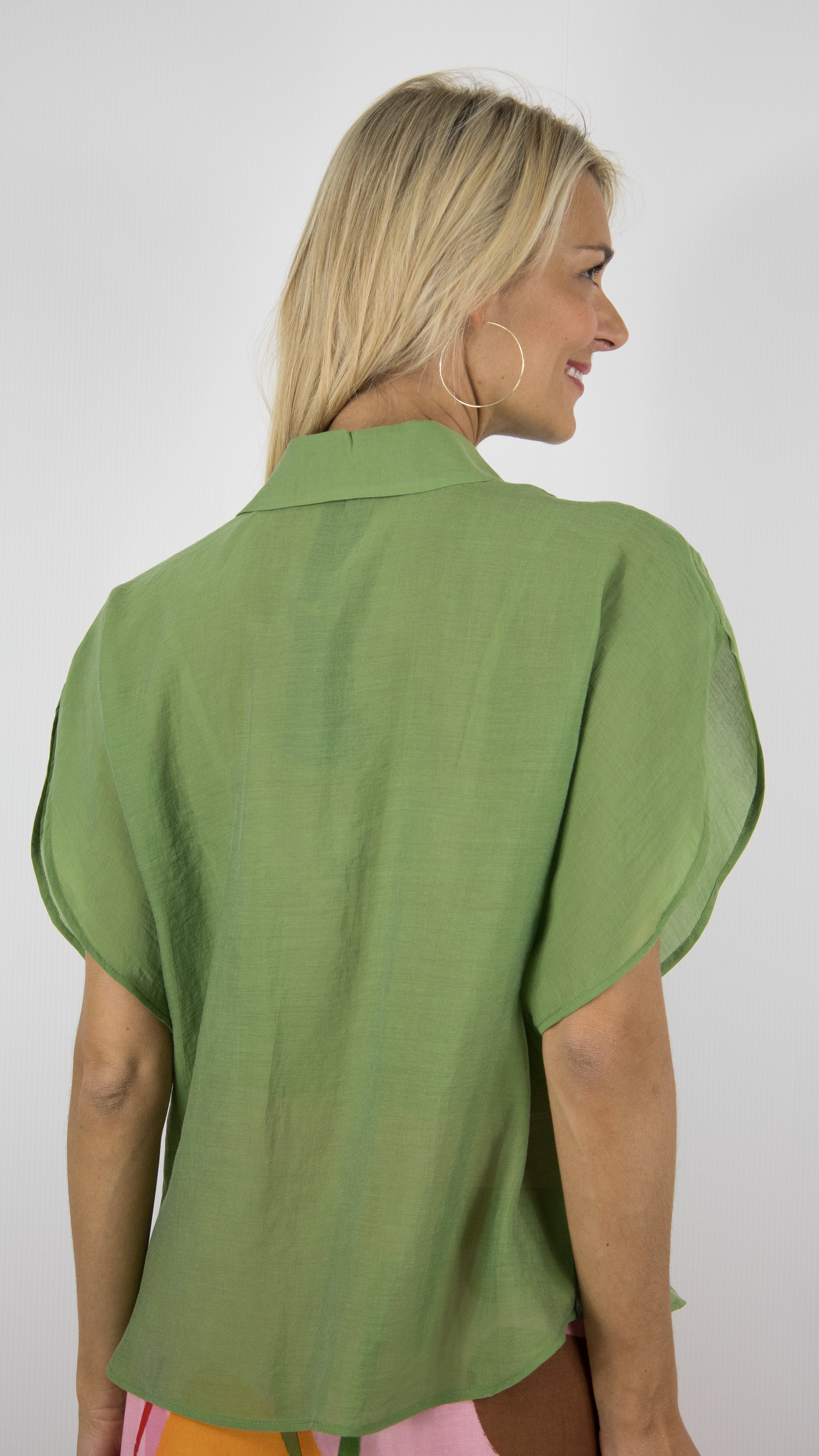 BLOUSE COL CHEMISE MANCHES COURTES AMPLE LEGERE POUR FEMME CAROLINE BISS 3663 VERTE
