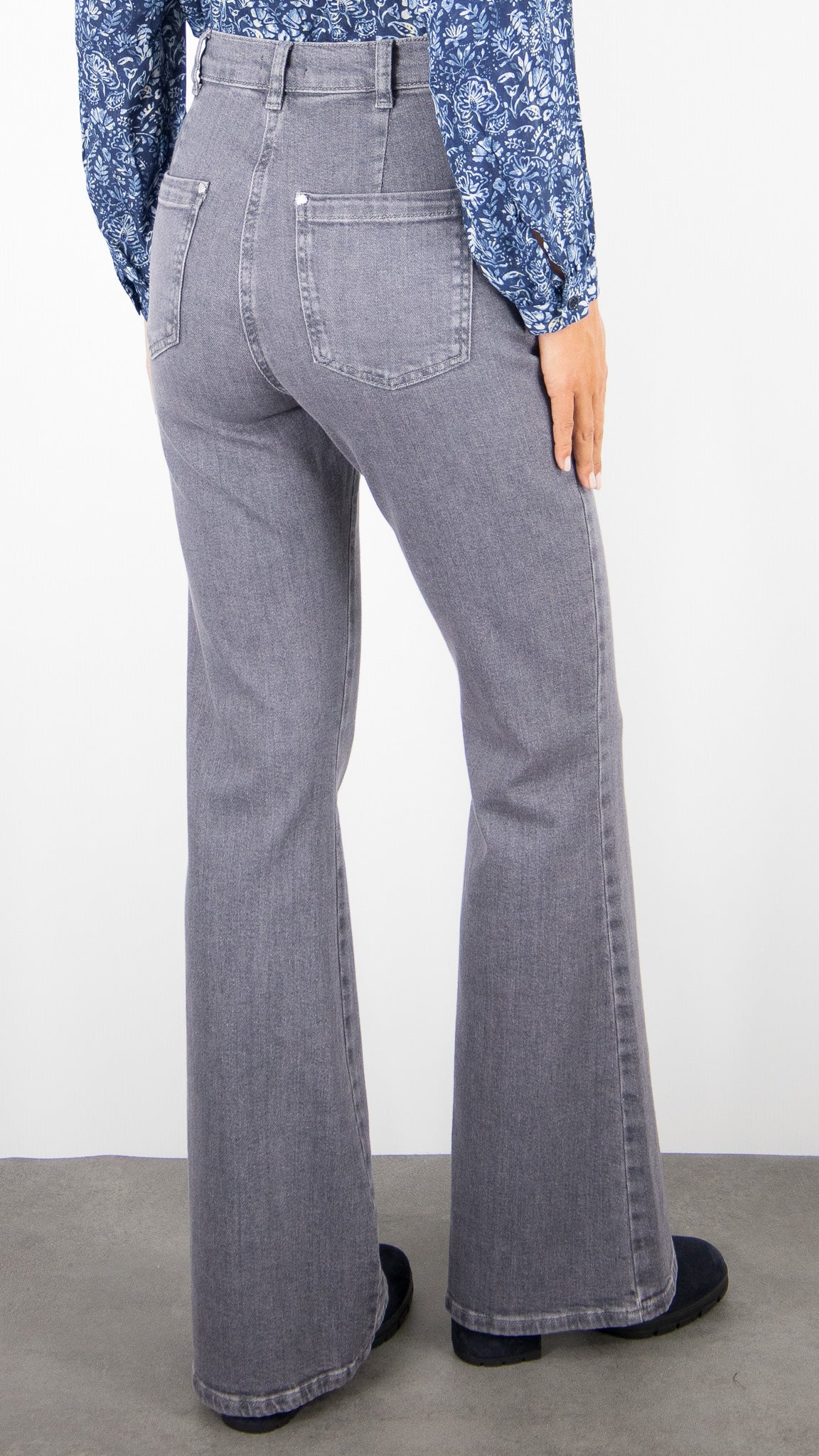 JEANS BOOTCUT GRIS FEMME CAROLINE BISS 4512