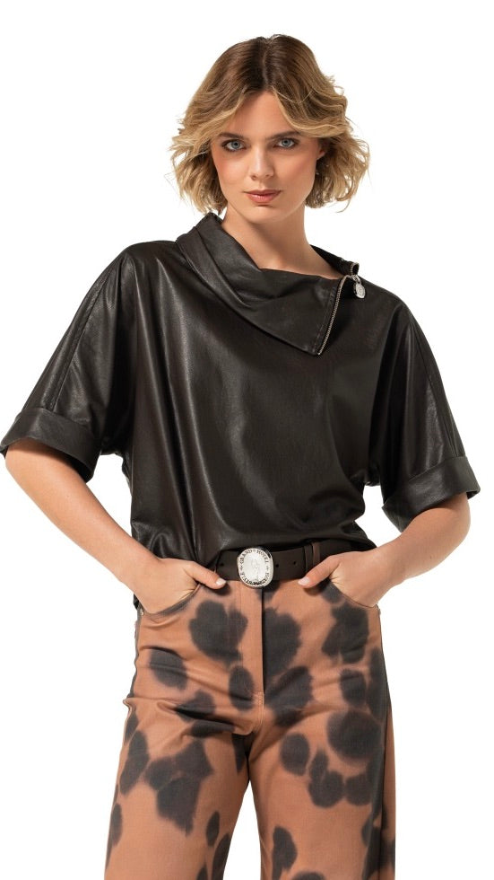 TOP EN FAUX CUIR VEGAN CHOCO AVEC COL DECALE CAROLINE BISS 4609
