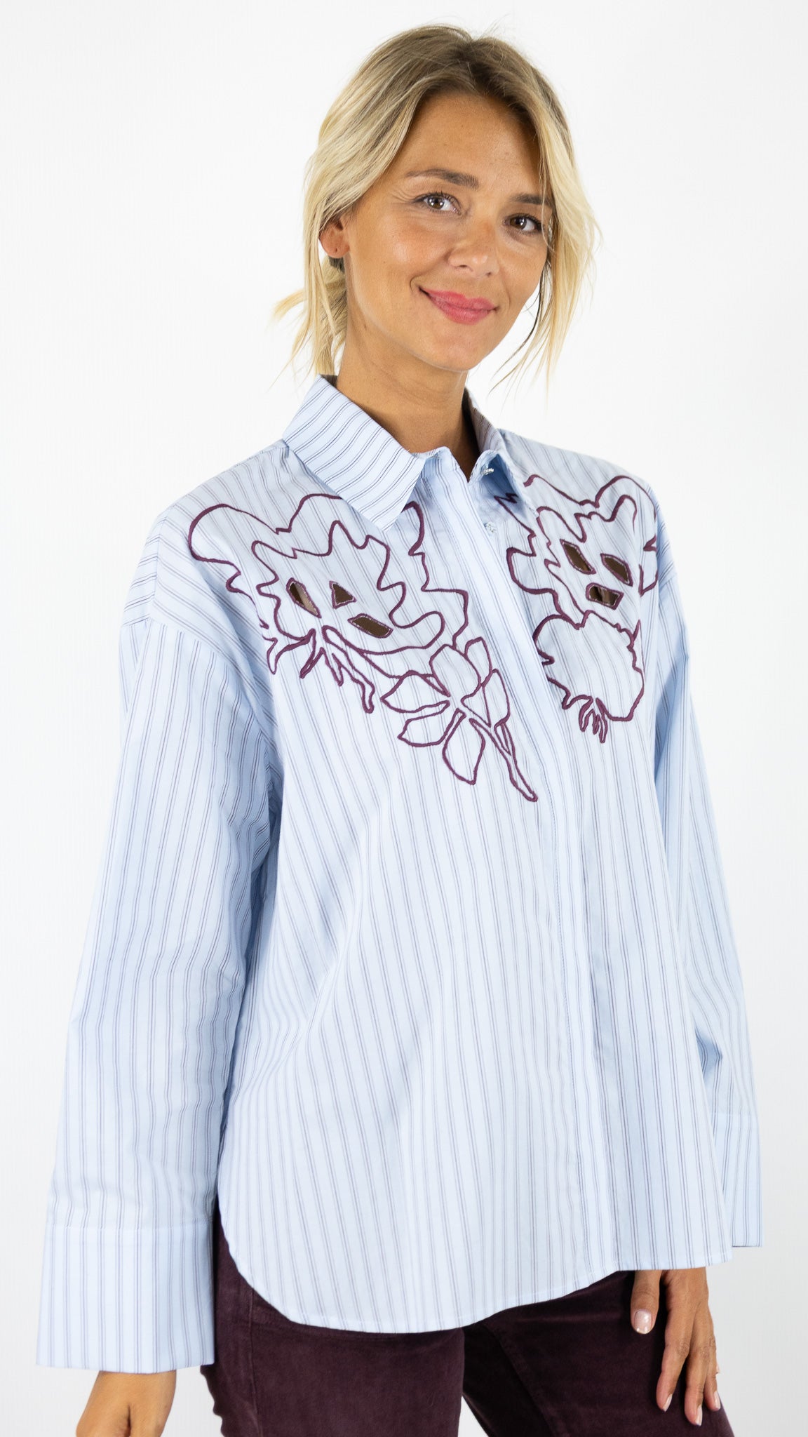 CHEMISE RAYEE CIEL AVEC BRODERIES ET DETAILS AJOURES AUBERGINE FEMME 100% COTON CAROLINE BISS 4614