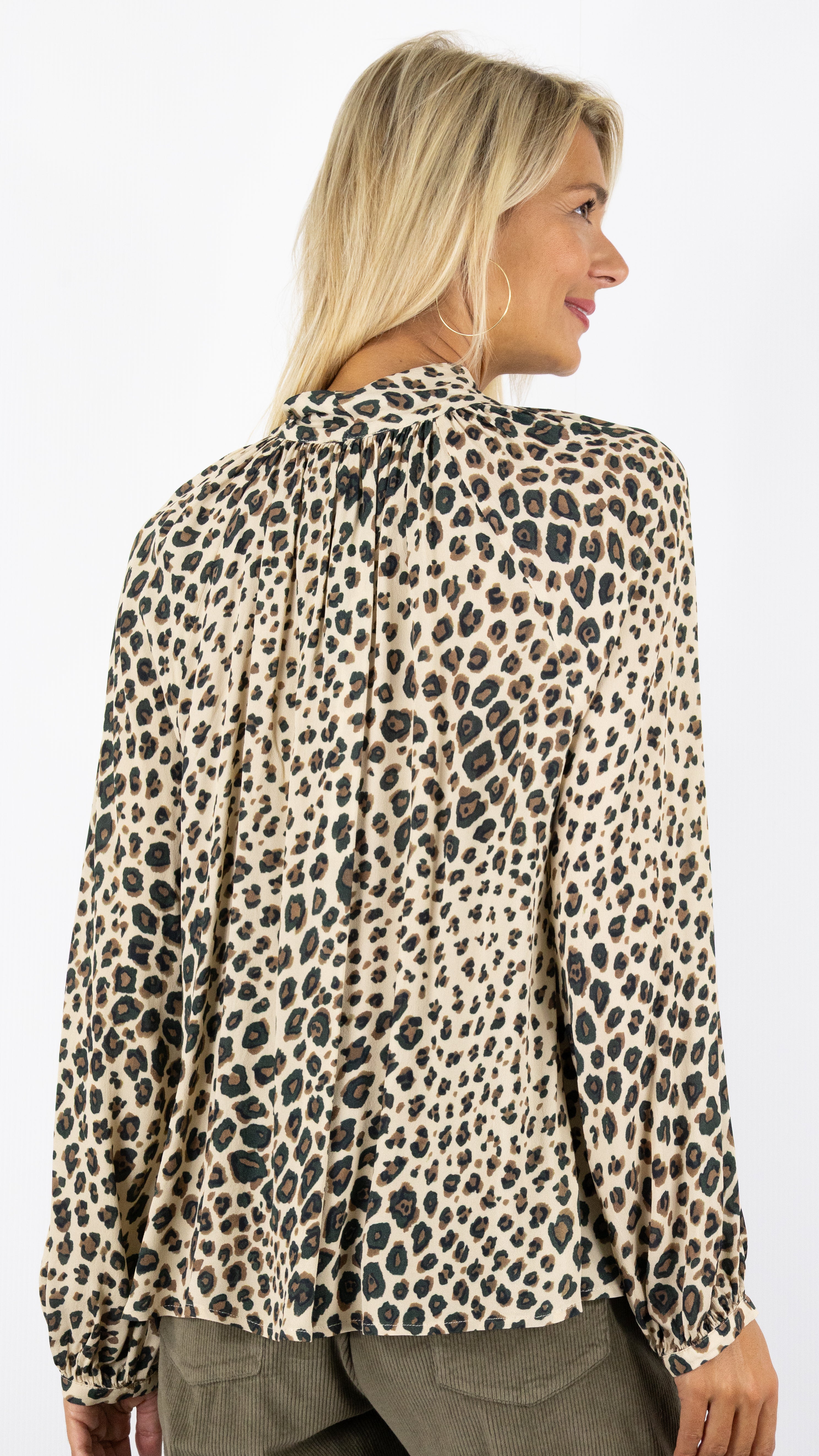 BLOUSE FLUIDE COL NOUETTE IMPRIME LEOPARD KAKI CAROLINE BISS 4698