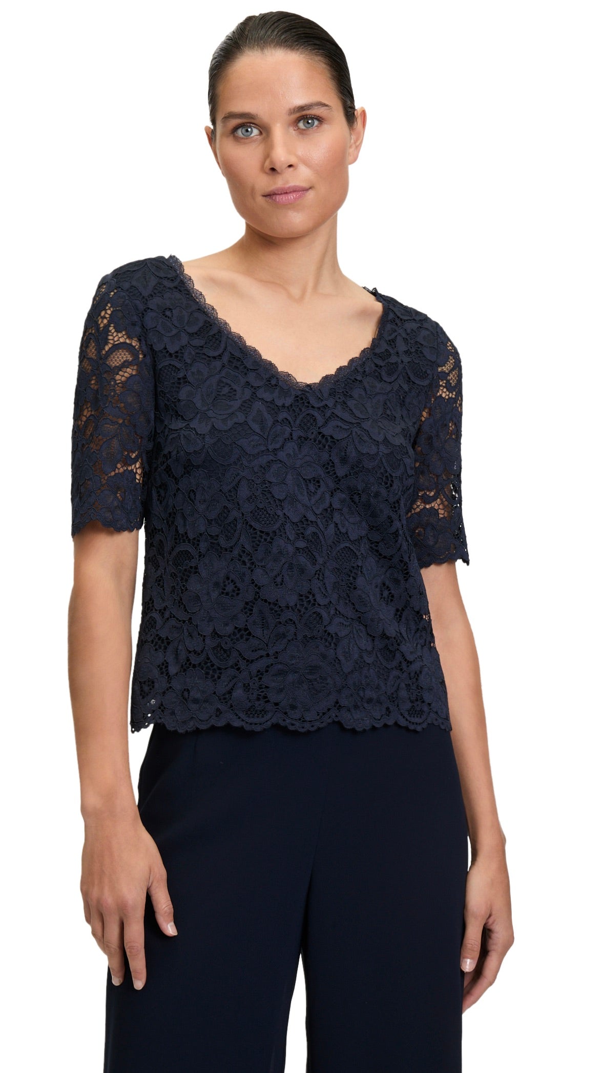 BLOUSE EN DENTELLE MARINE VERAMONT 5048/4477