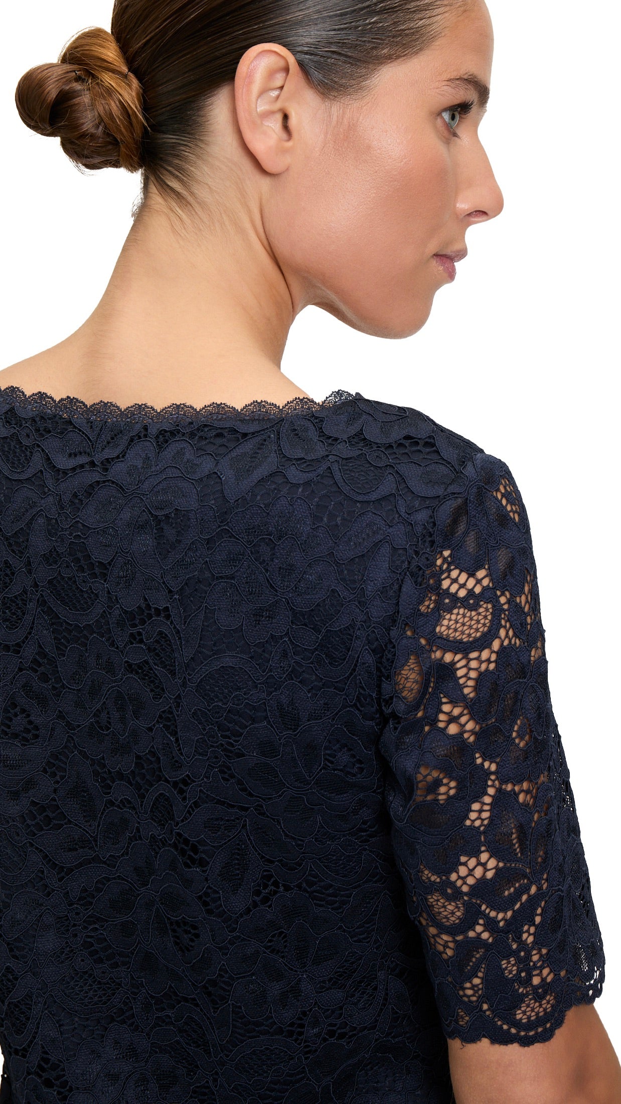 BLOUSE EN DENTELLE MARINE VERAMONT 5048/4477