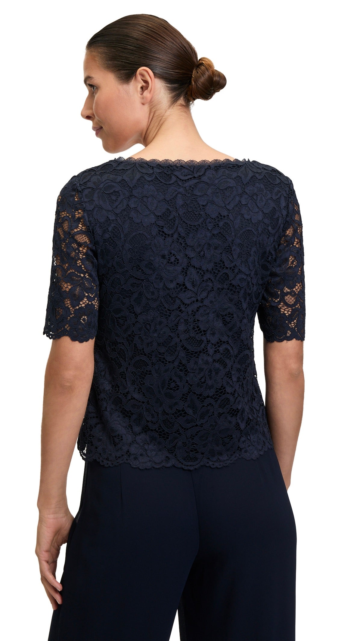 BLOUSE EN DENTELLE MARINE VERAMONT 5048/4477
