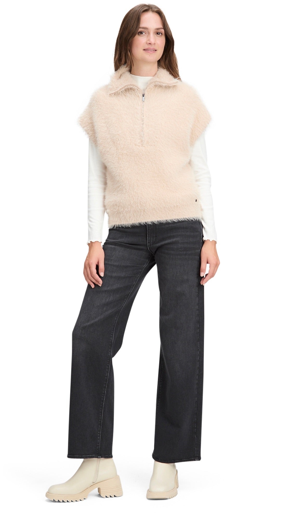 GILET SANS MANCHES COL MONTANT ZIPPE POUR FEMME BETTY&CO 5946/3433#COLOR_1032/WHITE SAND BEIG