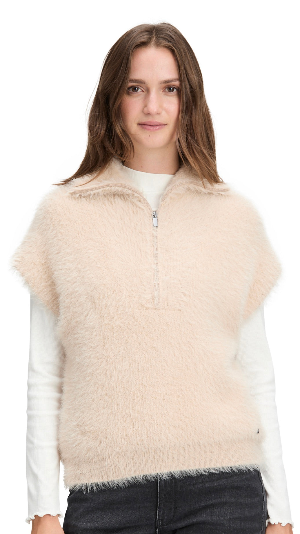 GILET SANS MANCHES COL MONTANT ZIPPE POUR FEMME BETTY&CO 5946/3433#COLOR_1032/WHITE SAND BEIG