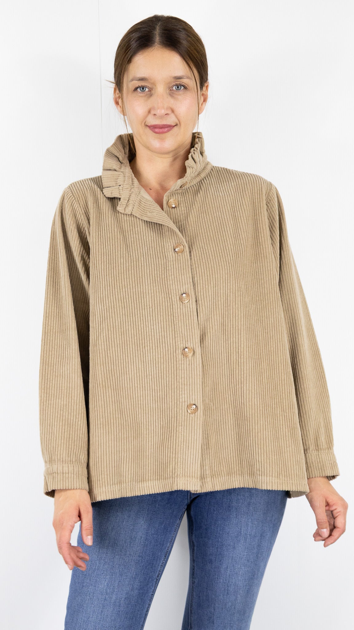 CHEMISE EN VELOURS COTELE CAMEL AVEC COL MONTANT VOLANTE LUK AP 5992