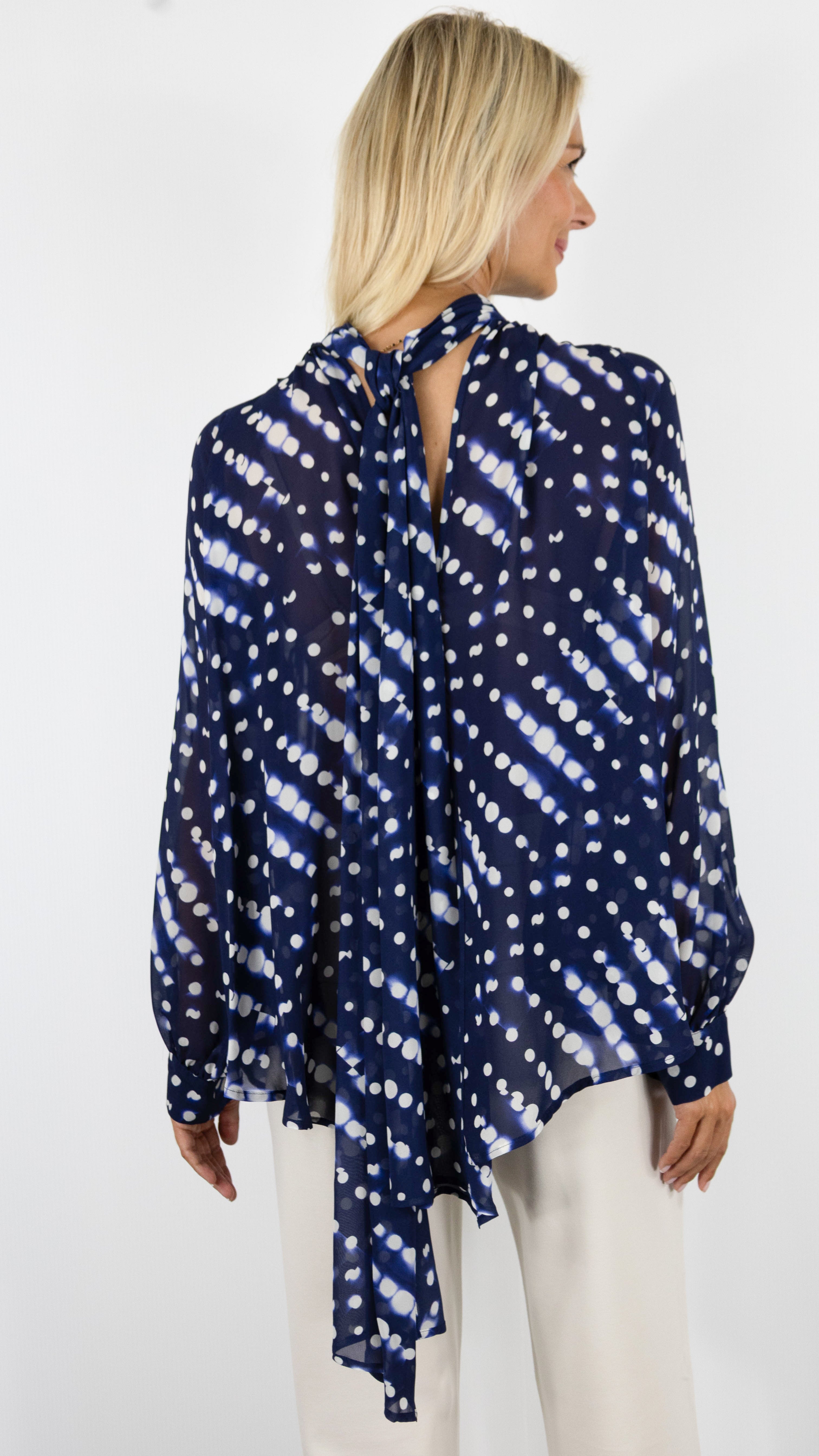 BLOUSE AMPLE FLUIDE VOLANTEE IMPRIME MARINE ECRU CAROLINE BISS 4608