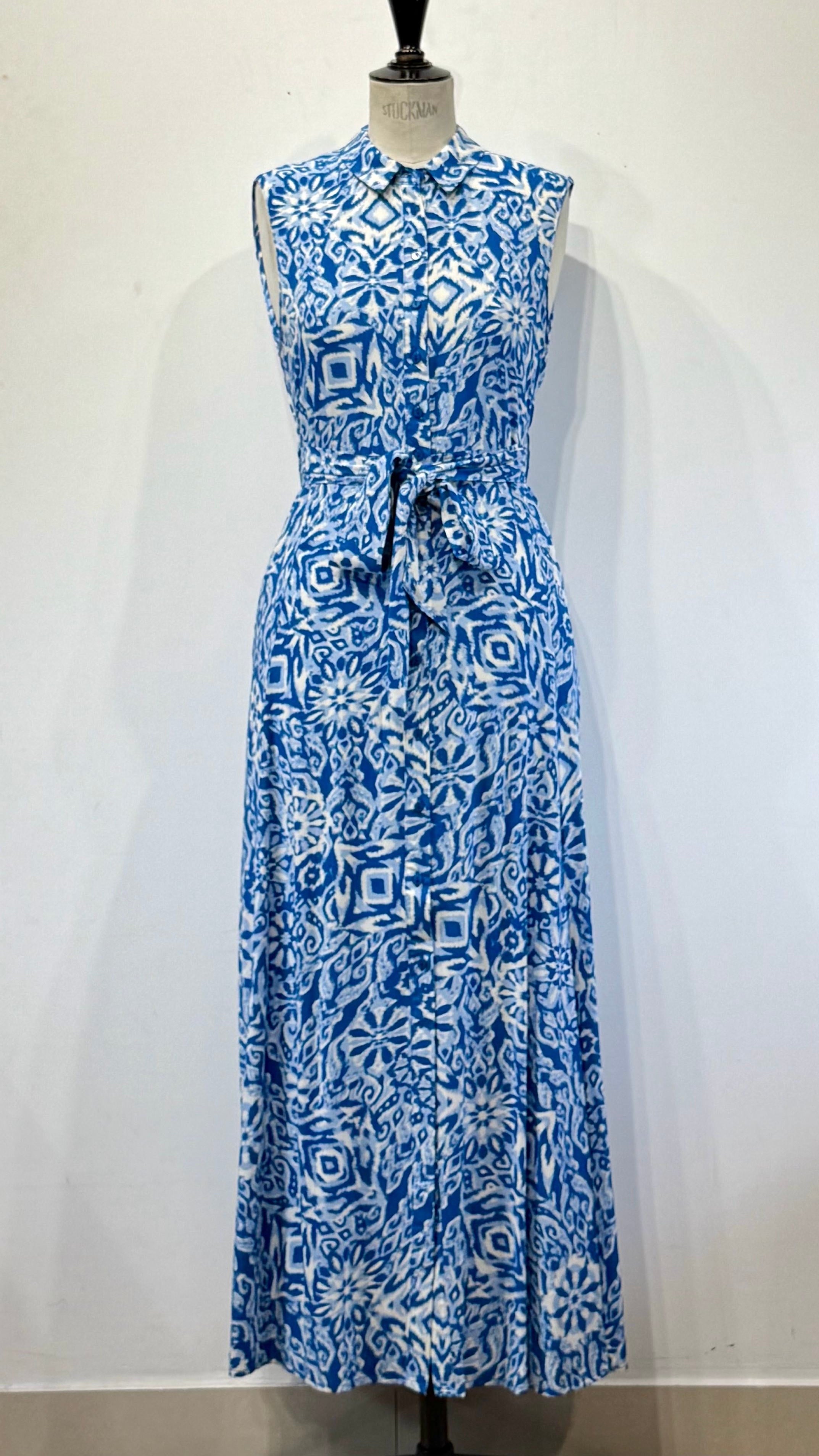 ROBE LONGUE SANS MANCHES ET CEINTURE IMPRIMEE GOA 63812 1554 BLEU