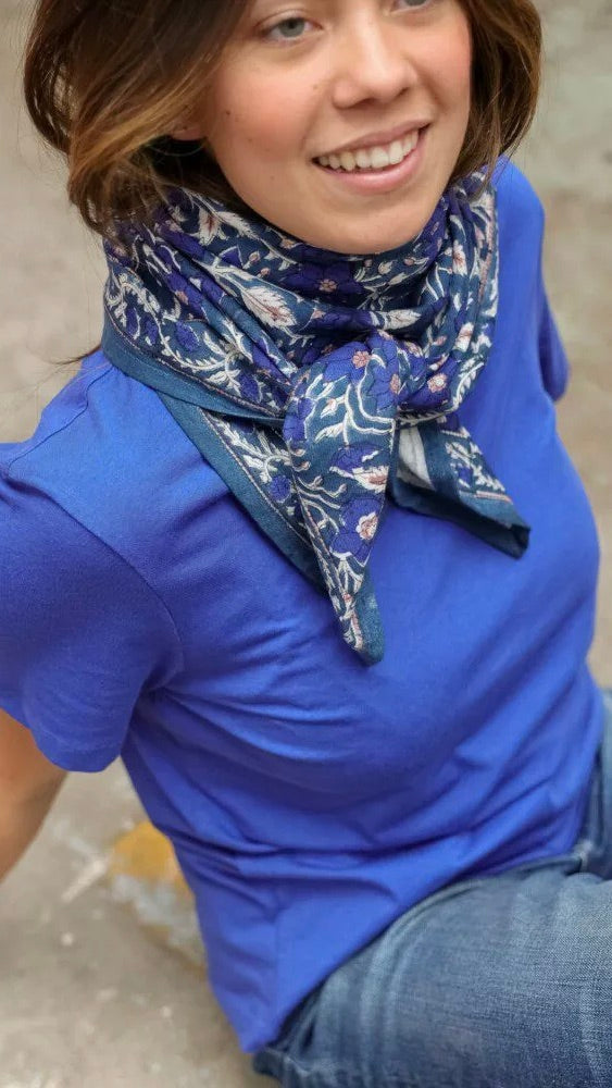 ECHARPE IMPRIMEE EN COTON UMA #color_bleu cobalt
