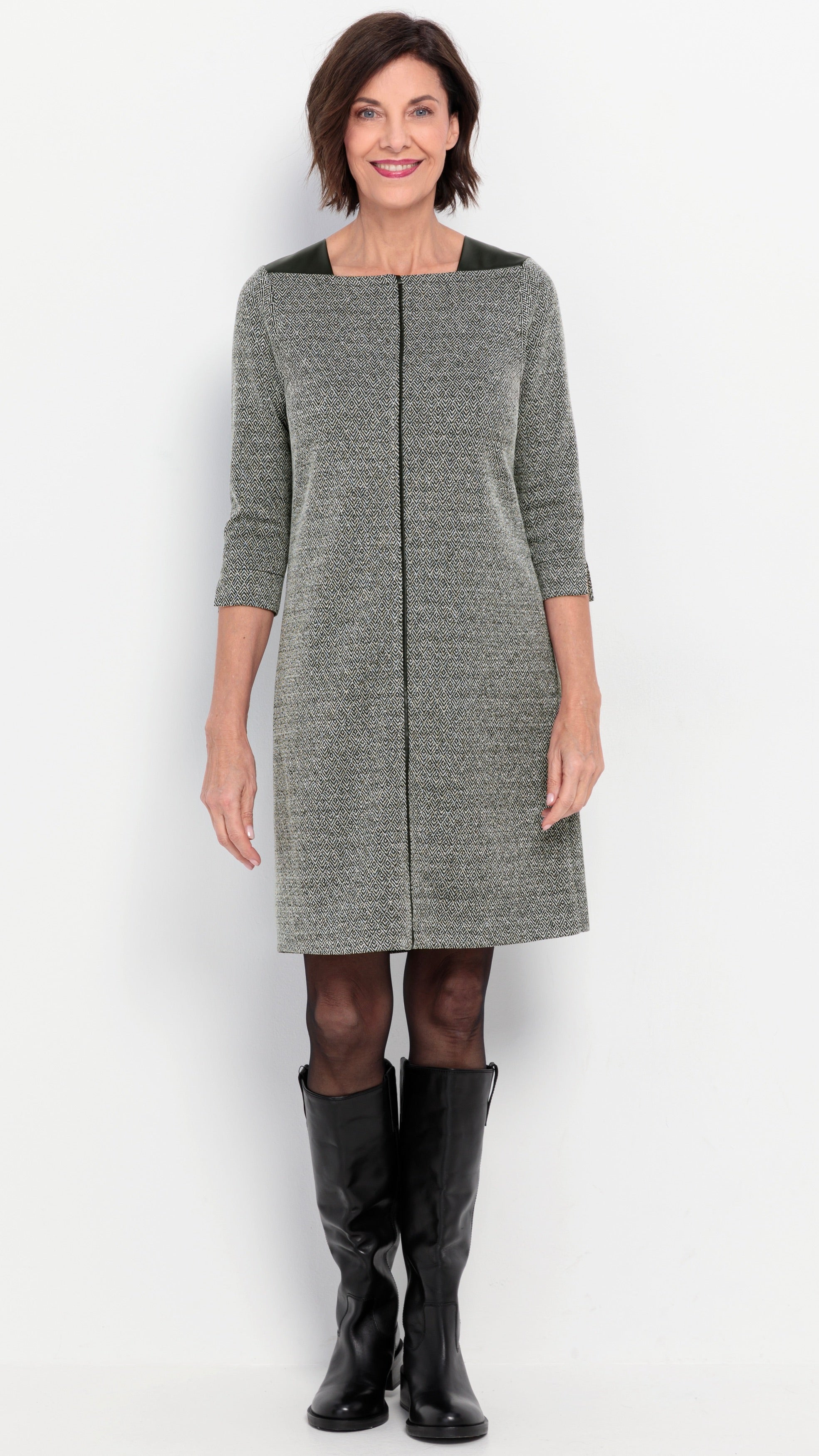 ROBE A CHEVRONS NOIR FEMMEBIANCA 67005