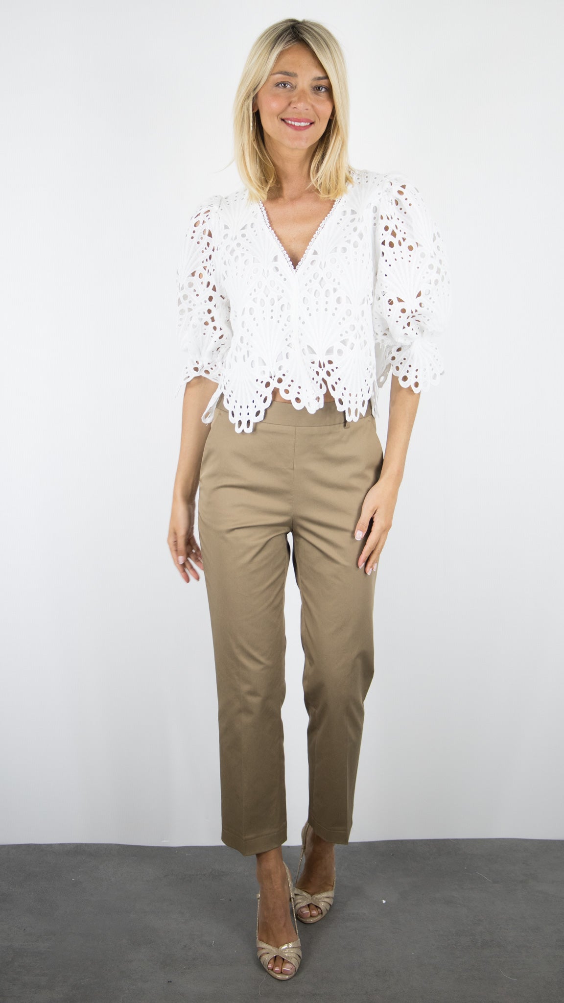 TOP BRODE COL V FEMME ECRU CHOKLATE 81010