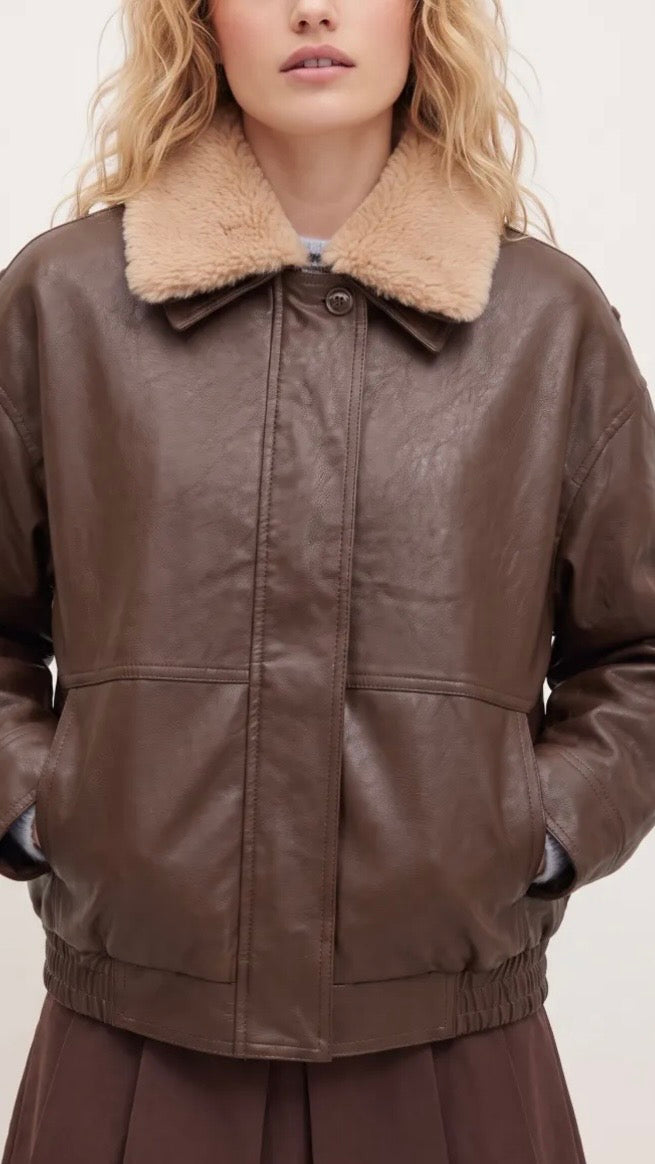 BLOUSON AVIATEUR POUR FEMME EN FAUX CUIR MARRON SWEEWE 81904