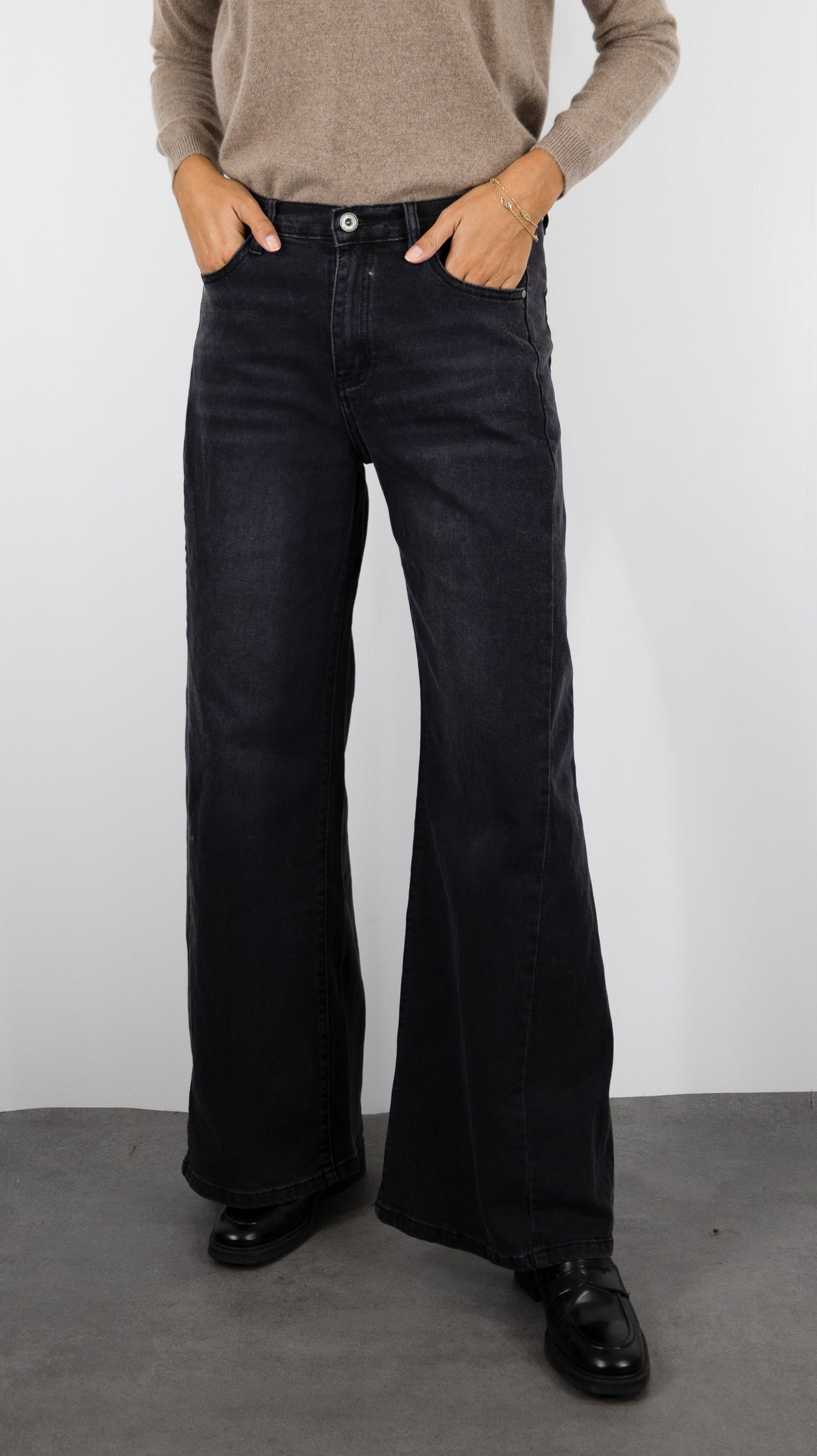 JEANS LARGE NOIR POUR FEMME STUDIO PARISIEN 9211