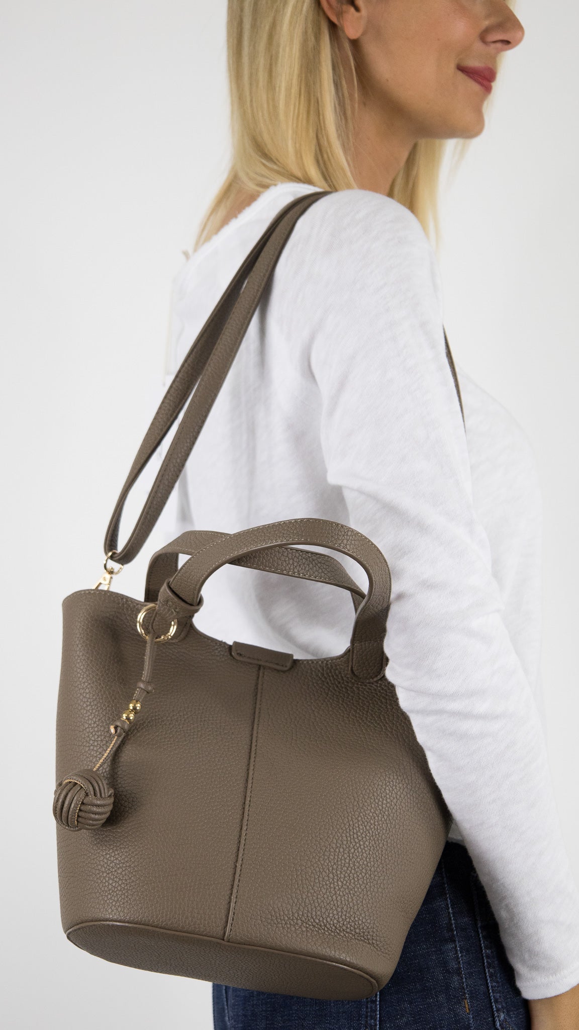 SAC SCEAU EN CUIR VEGANVOUS A492#COLOR_TAUPE