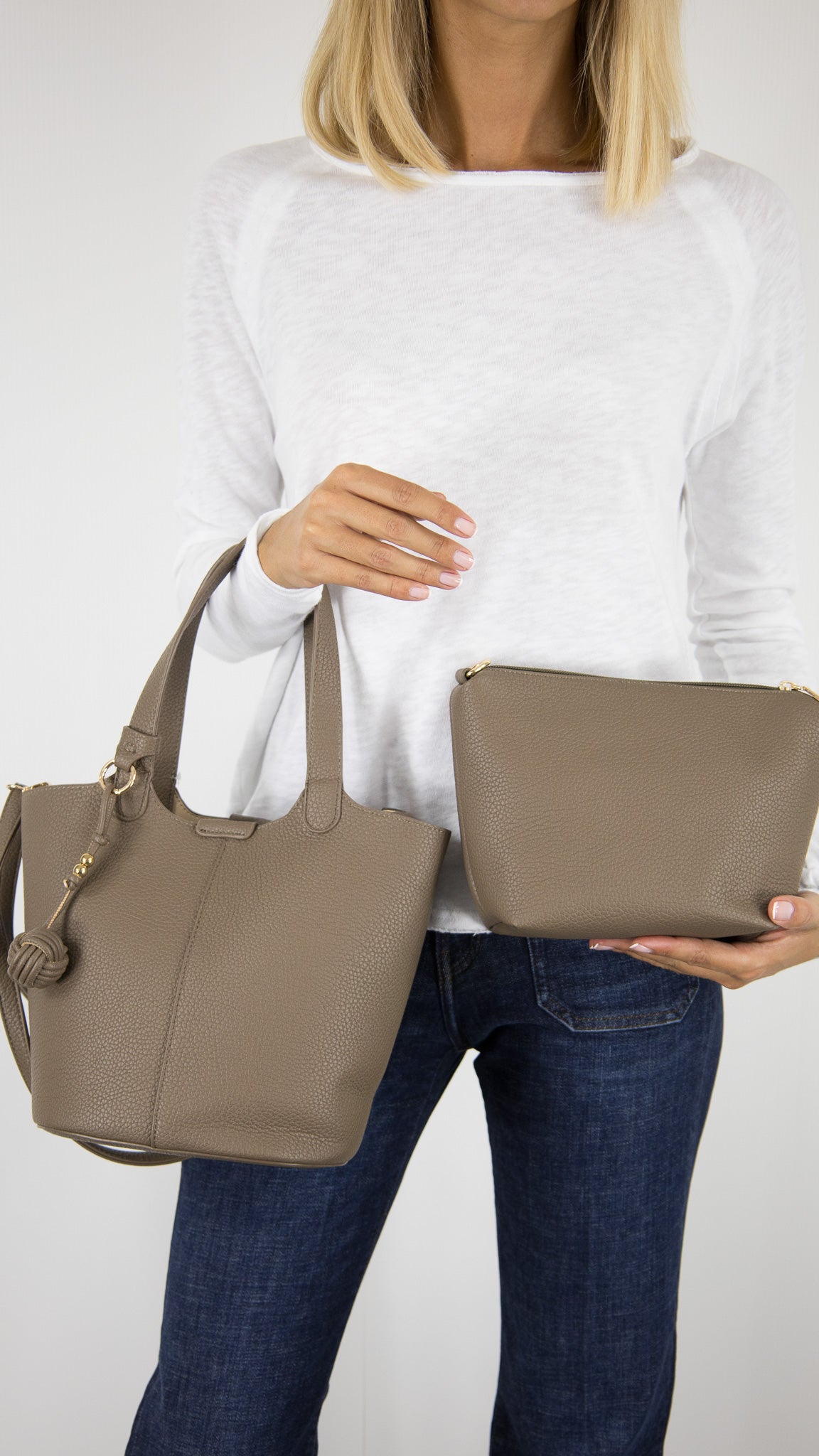 SAC SCEAU EN CUIR VEGANVOUS A492#COLOR_TAUPE