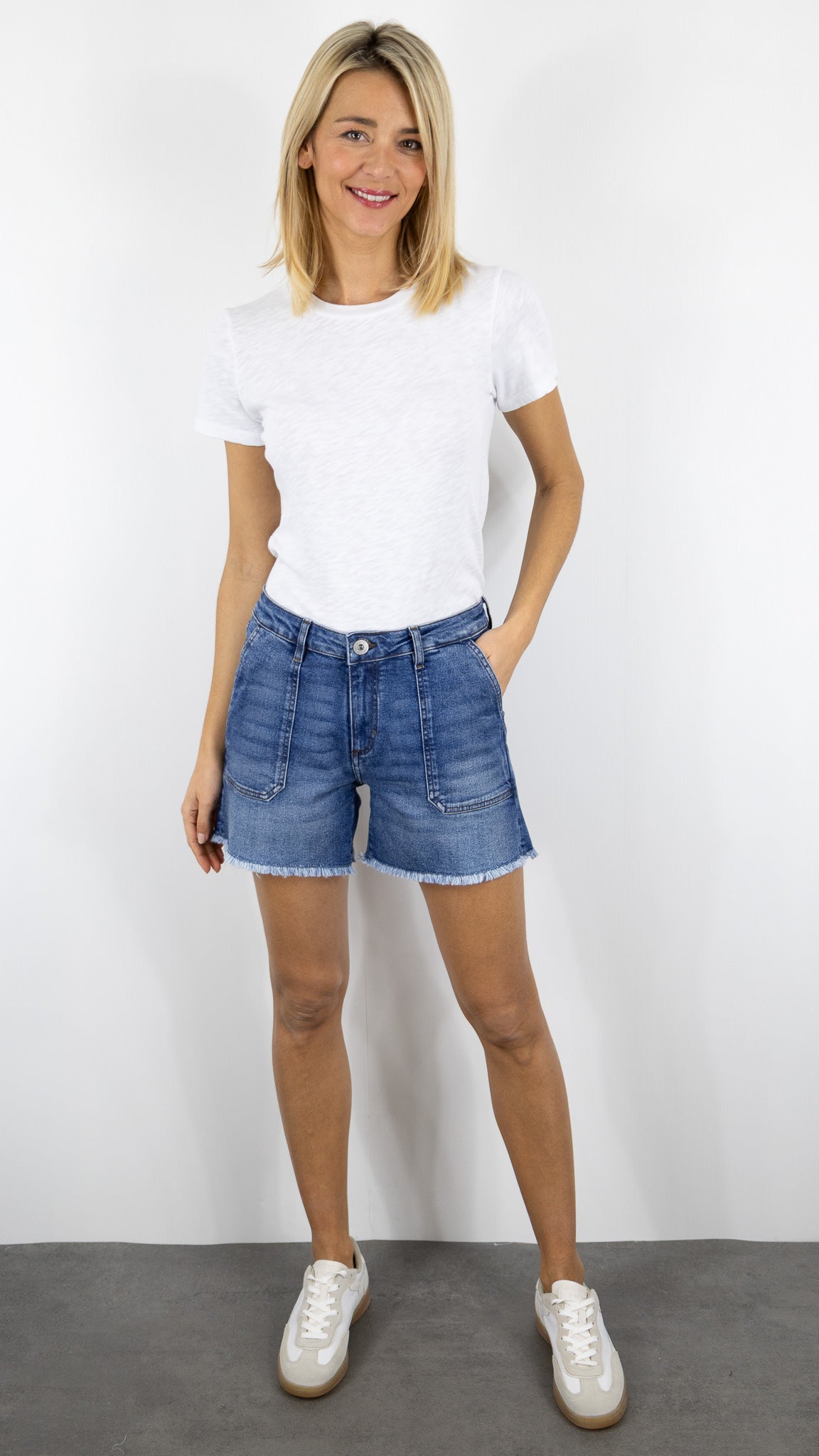 SHORT EN JEANS 2 POCHES CARGO BAS FRANGE DENIM STUDIO ALMA RECYCLED DENIM#COLOR_AUTHENTIC USE/DENIM