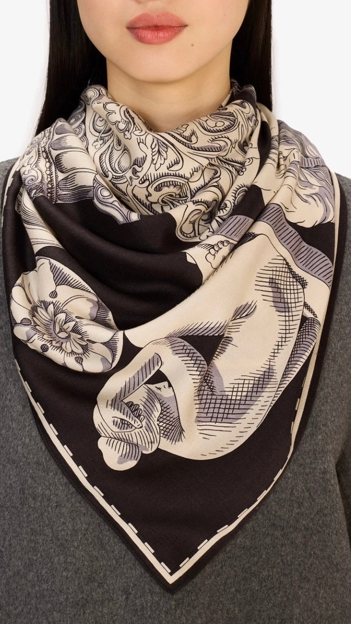 CARRE EN SOIE BLACK NOIR FEMME INOUI EDITIONS ARCHIVES CARRE 130