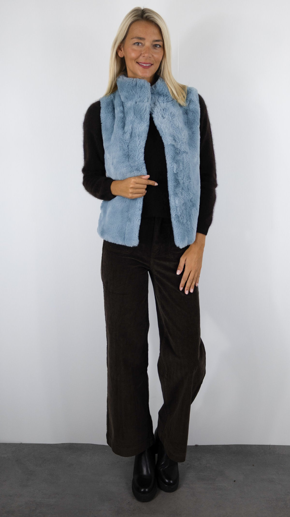 GILET SANS MANCHES EN FAUSSE FOURRURE COL MONTANT POUR FEMME BIANCA TABEA 83001#COLOR_444/STONE CIEL