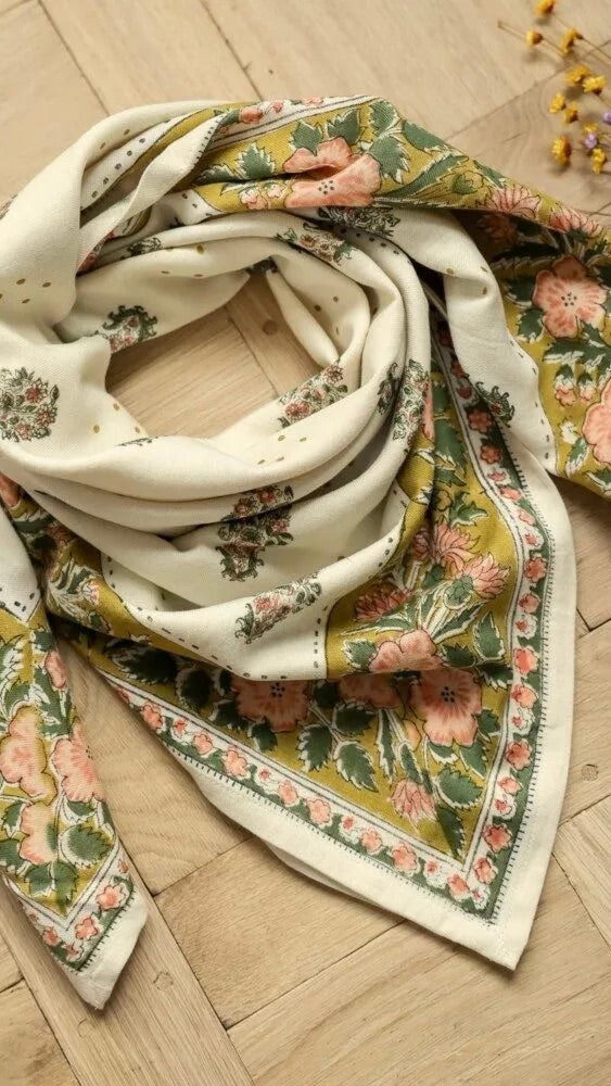 FOULARD IMPRIME FLEURI VIEILLI 100% COTON BELLEMME BALKAN PETIT FORMAT#COLOR_ECRU