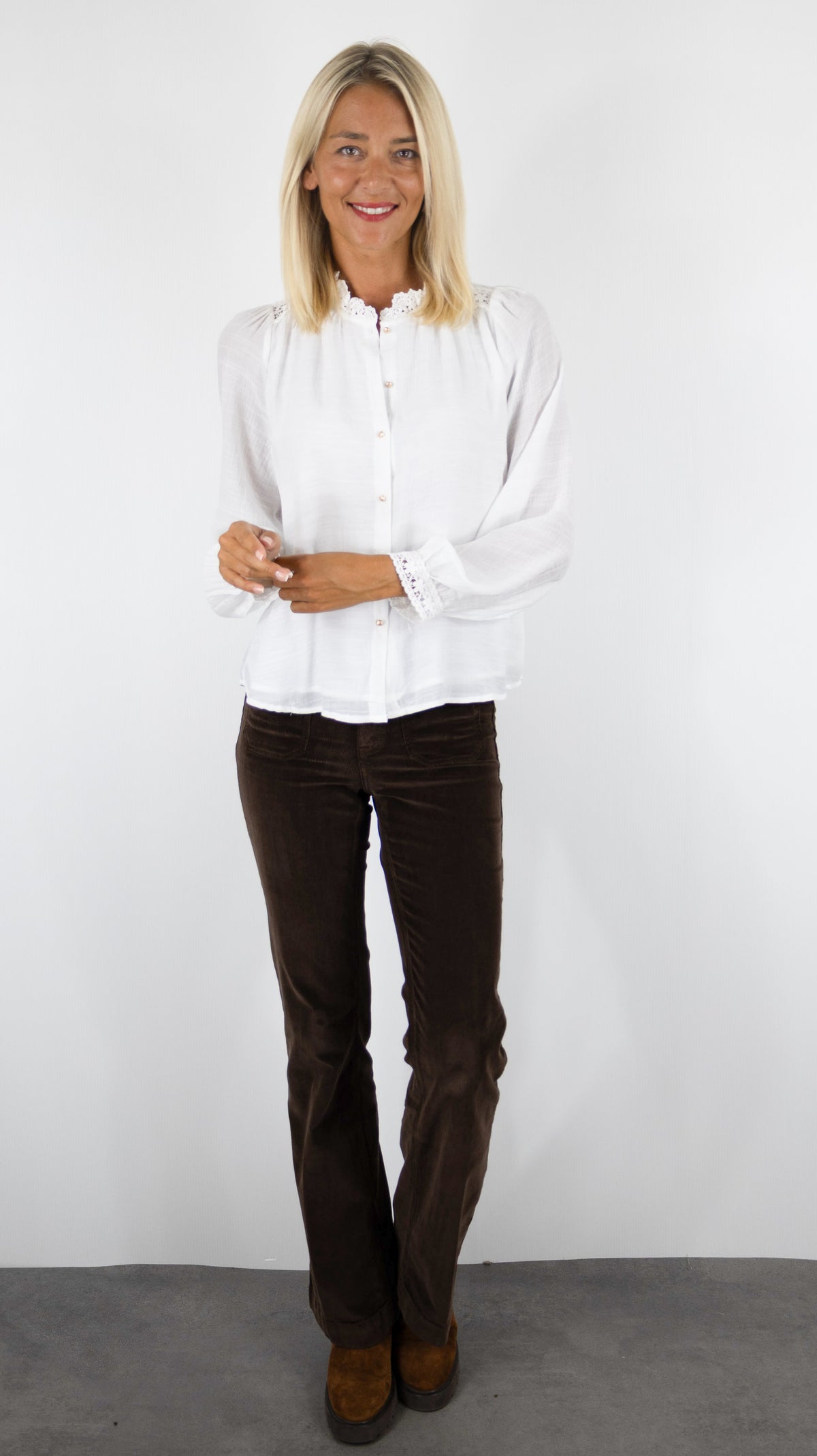 CHEMISE FLUIDE COL VOLANTE POUR FEMME IT HIPPIE M869-329#COLOR_ECRU