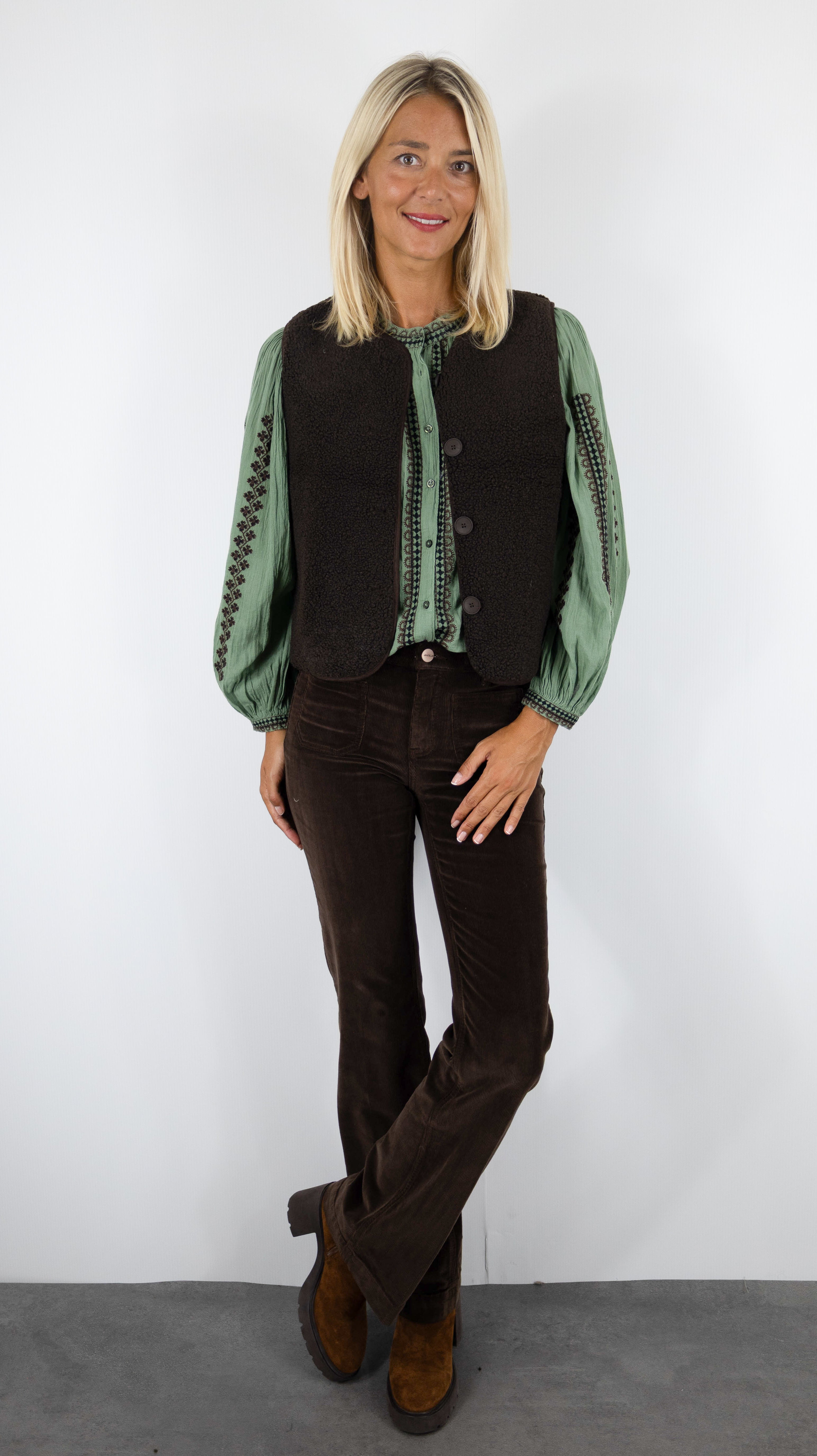 GILET SANS MANCHES MOUTON POUR FEMME IT HIPPIE K202-384#COLOR_MARRON