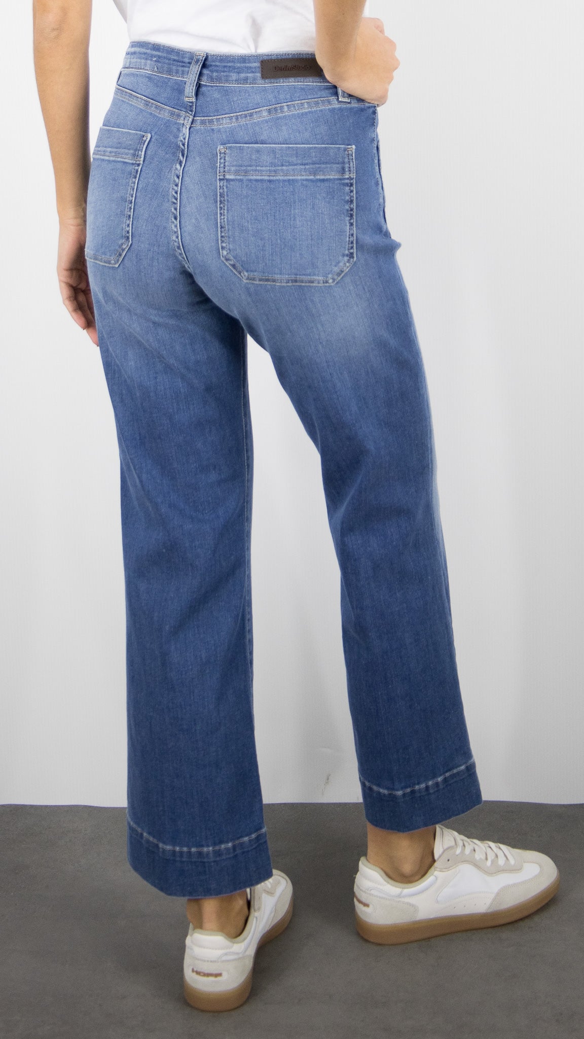 JEANS DENIM LARGE 7/8 FEMME DENIM STUDIO BELLA LIGHT BLUE DENIM#COLOR_AGED WASH/DENIM MOYEN