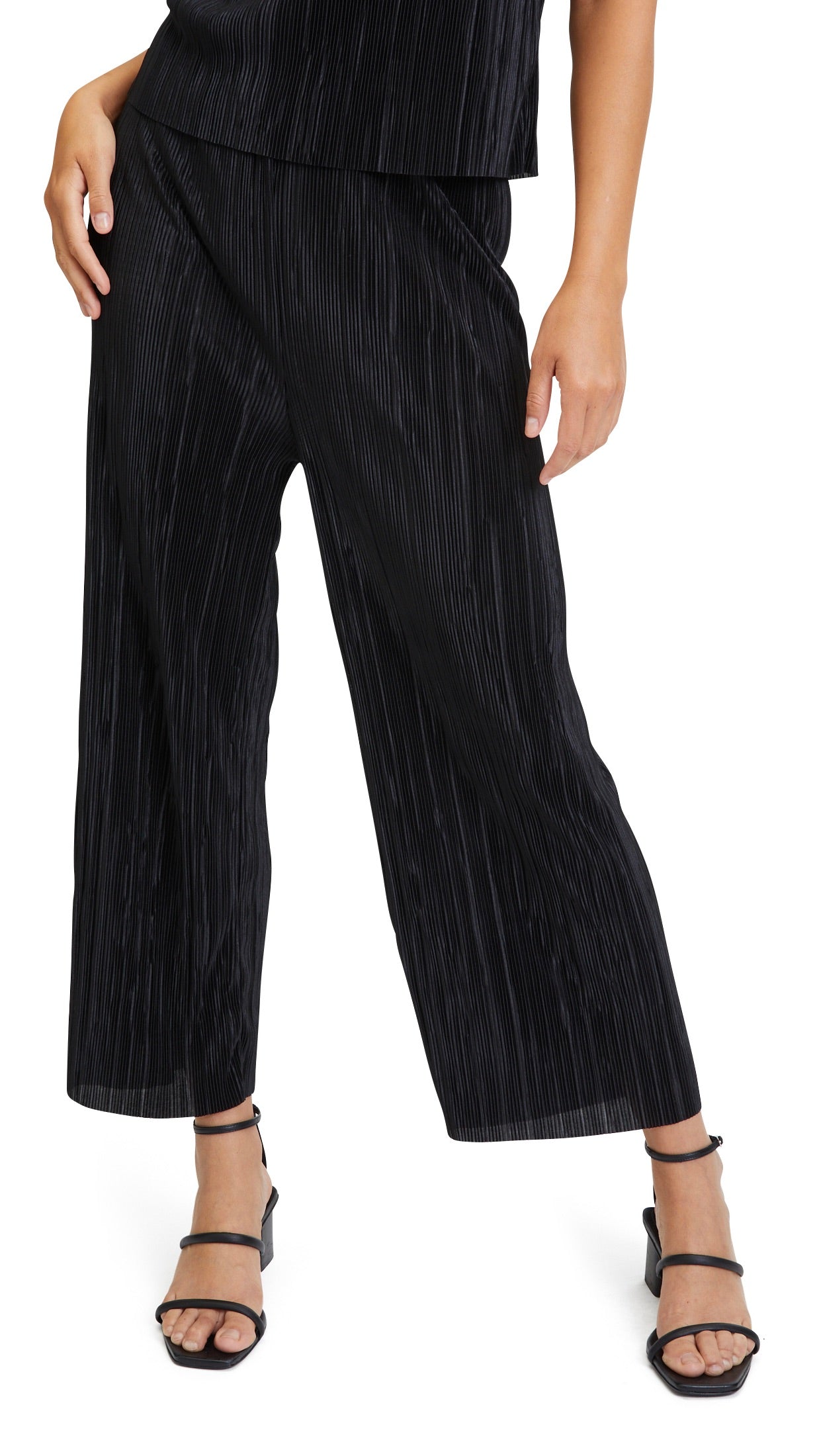 COMBINAISON PLISSEE 6796 2029 BETTY BARCLAY NOIR