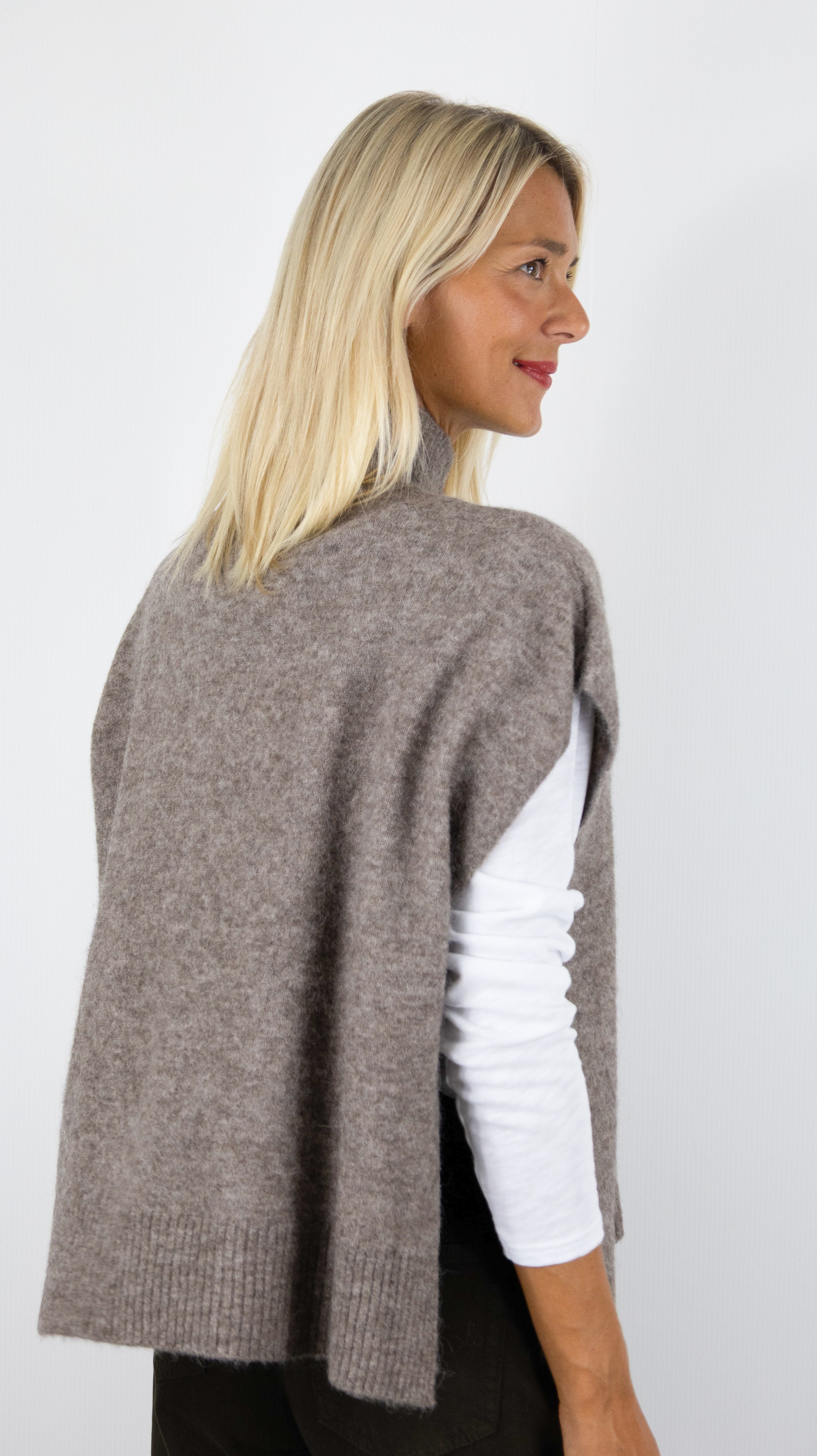 PULL SANS MANCHES COL CAMIONNEUR POUR FEMME HARTFORD MIMY#COLOR_03/TAUPE