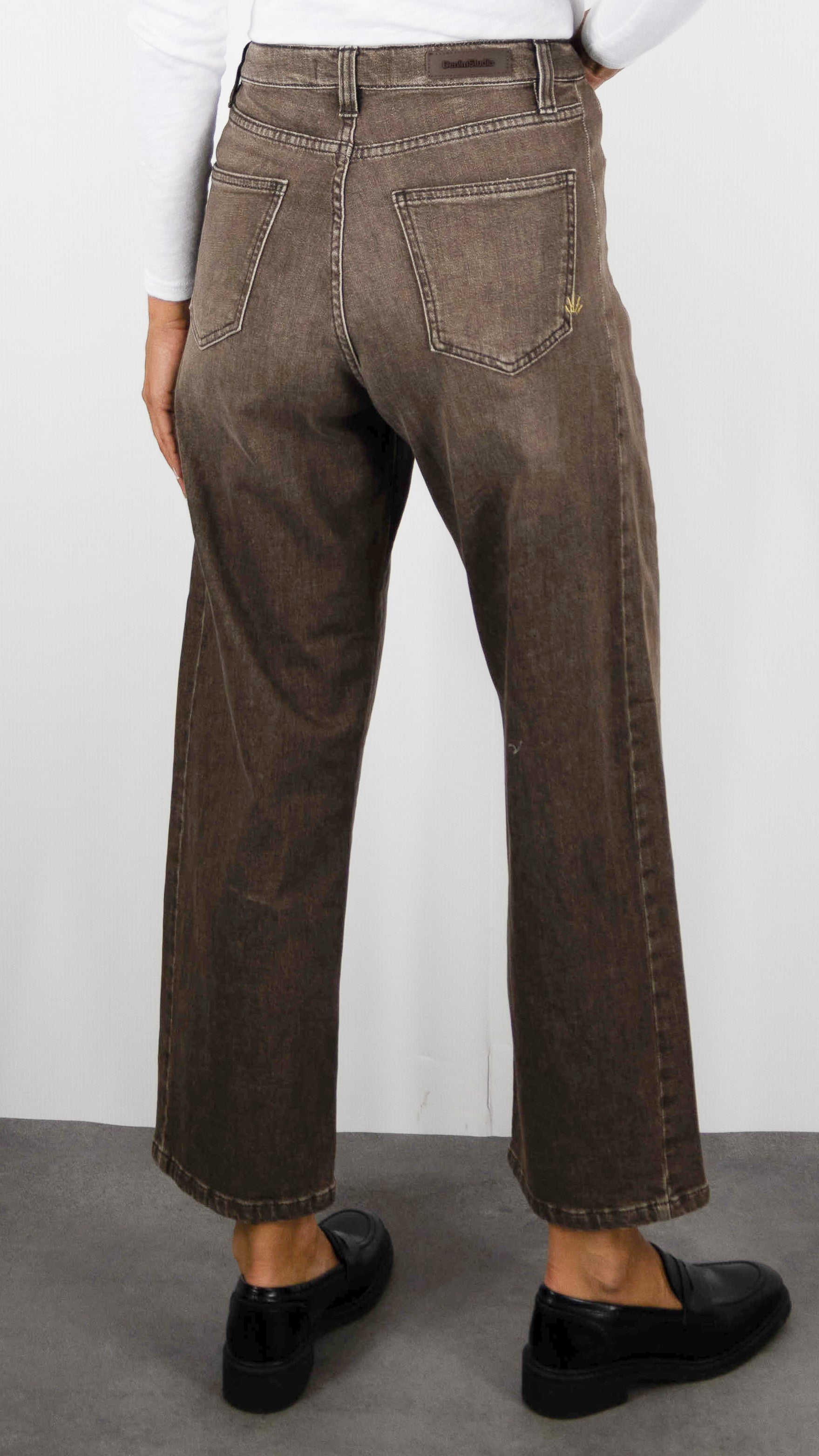 JEANS BARREL EFFET DELAVE POUR FEMME DENIM STUDIO CALAMITY LANZAROTE#COLOR_SANDSTORM DENIM MARRON