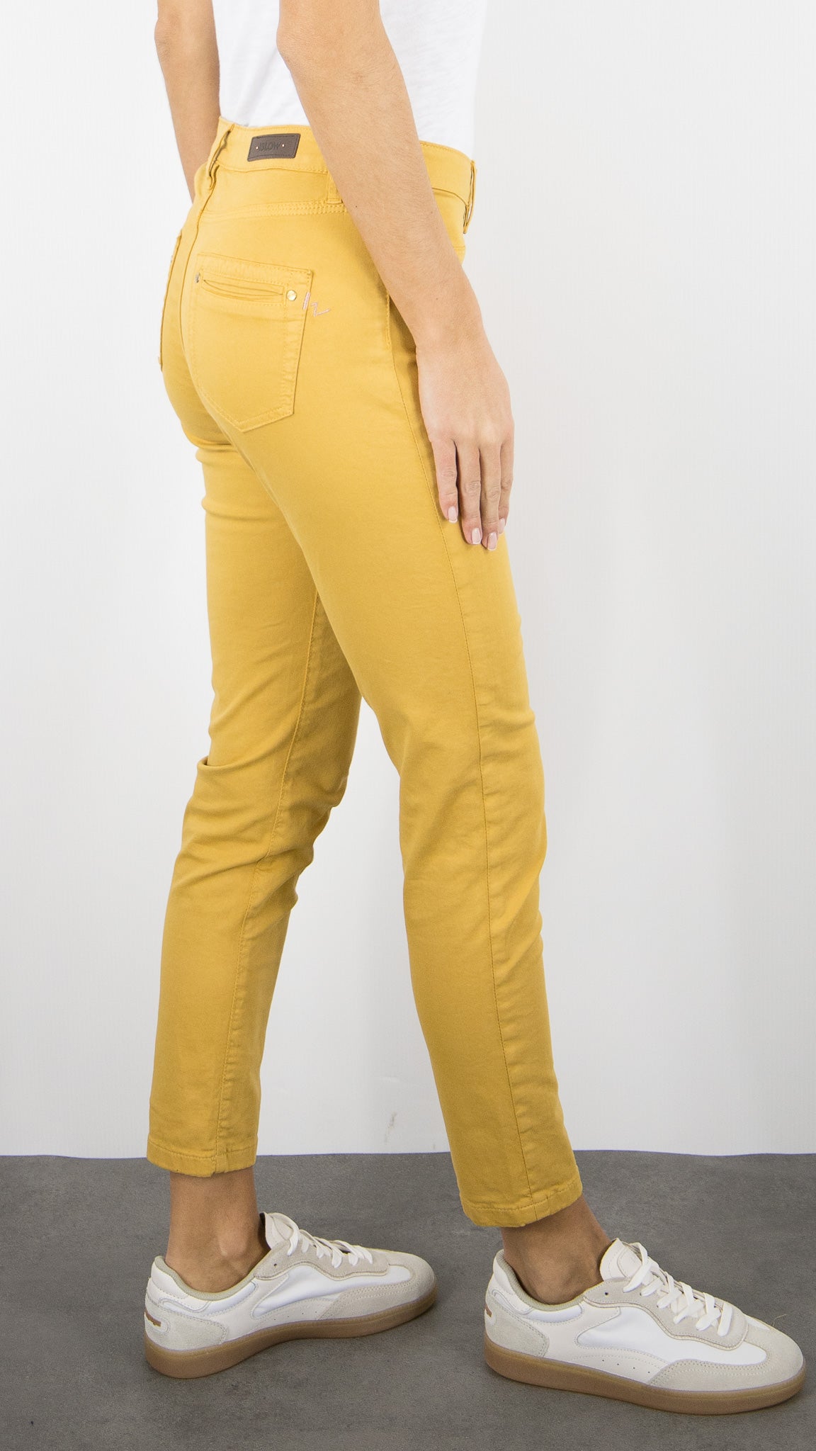 PANTALON SLIM EN COTON LYCRA POUR FEMME ISLOW CLARA SATIN LYCRA#COLOR_AMBRE/SAFRAN JAUNE