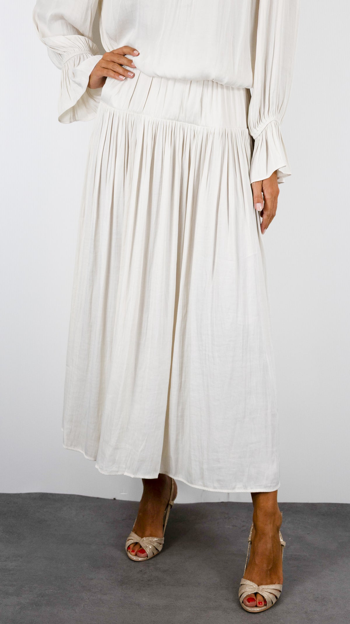 JUPE MIDI SATINEE PLISSEE CHOKLATE CK08586 FIRA#COLOR_BEIGE