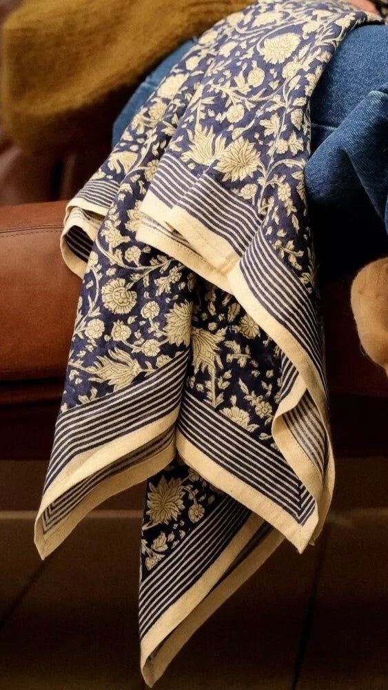 ECHARPE IMPRIME FLEURI FOULARD ANJALI BELLEMME#color_COBALT
