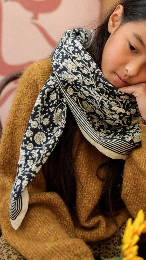 ECHARPE IMPRIME FLEURI FOULARD ANJALI BELLEMME#color_ENCRE