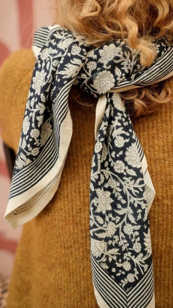 ECHARPE IMPRIME FLEURI FOULARD ANJALI BELLEMME#color_ENCRE