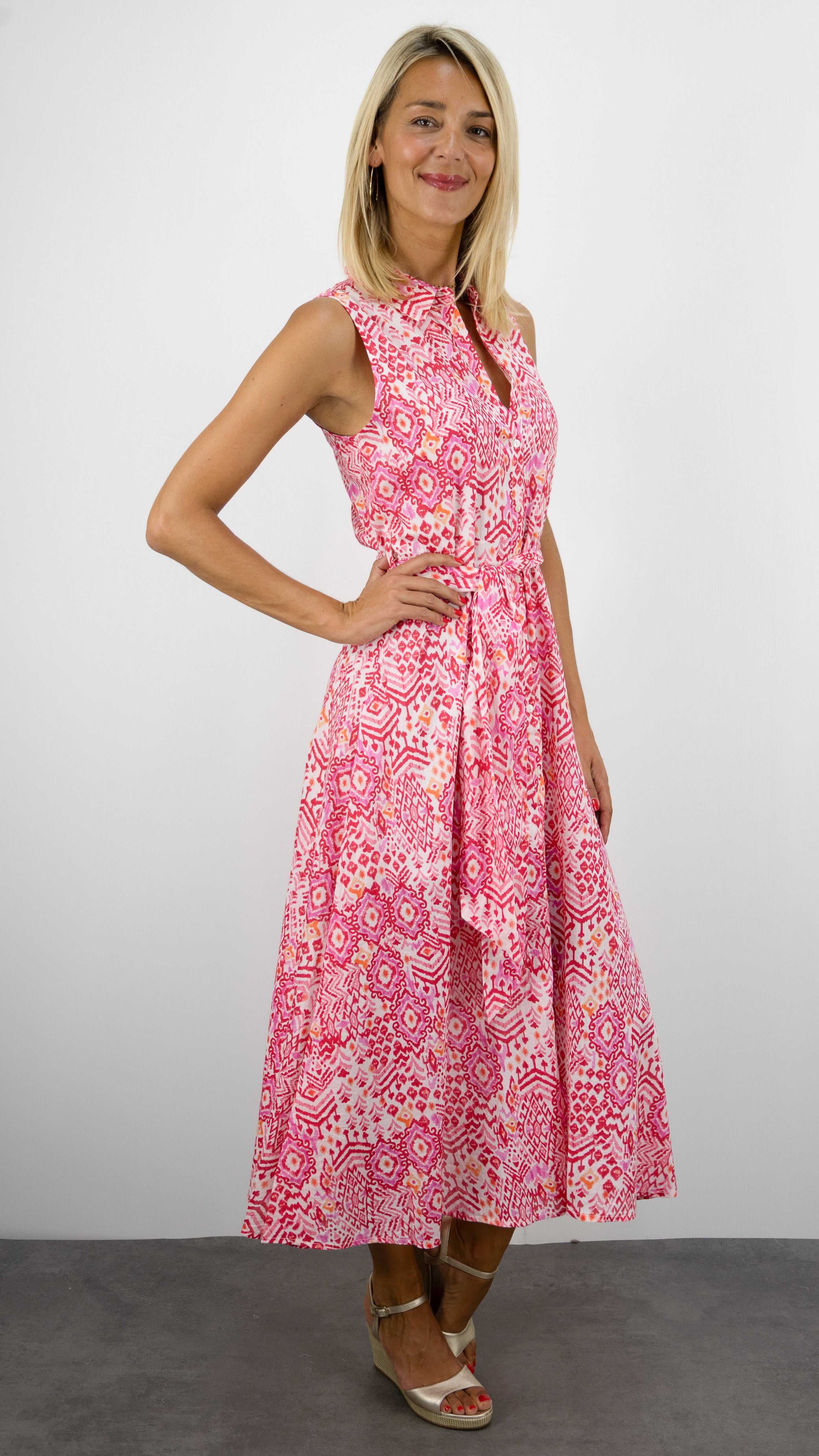 ROBE CHEMISE SANS MANCHES LONGUE IMPRIMEE FUSHIA GOA FREE