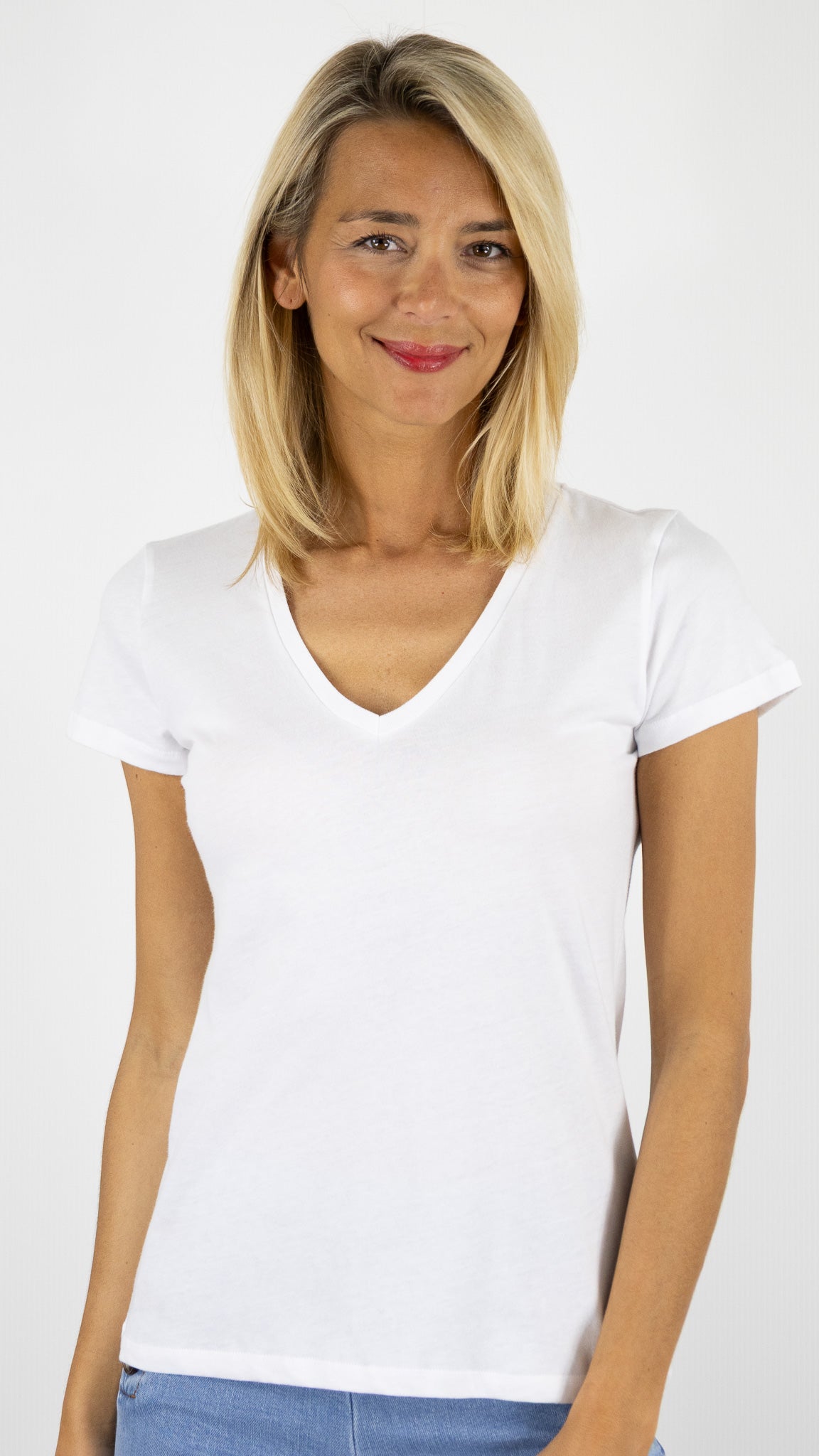 TEE SHIRT V AJUSTE MAJESTIC FTS149 M007 JULIA BLANC