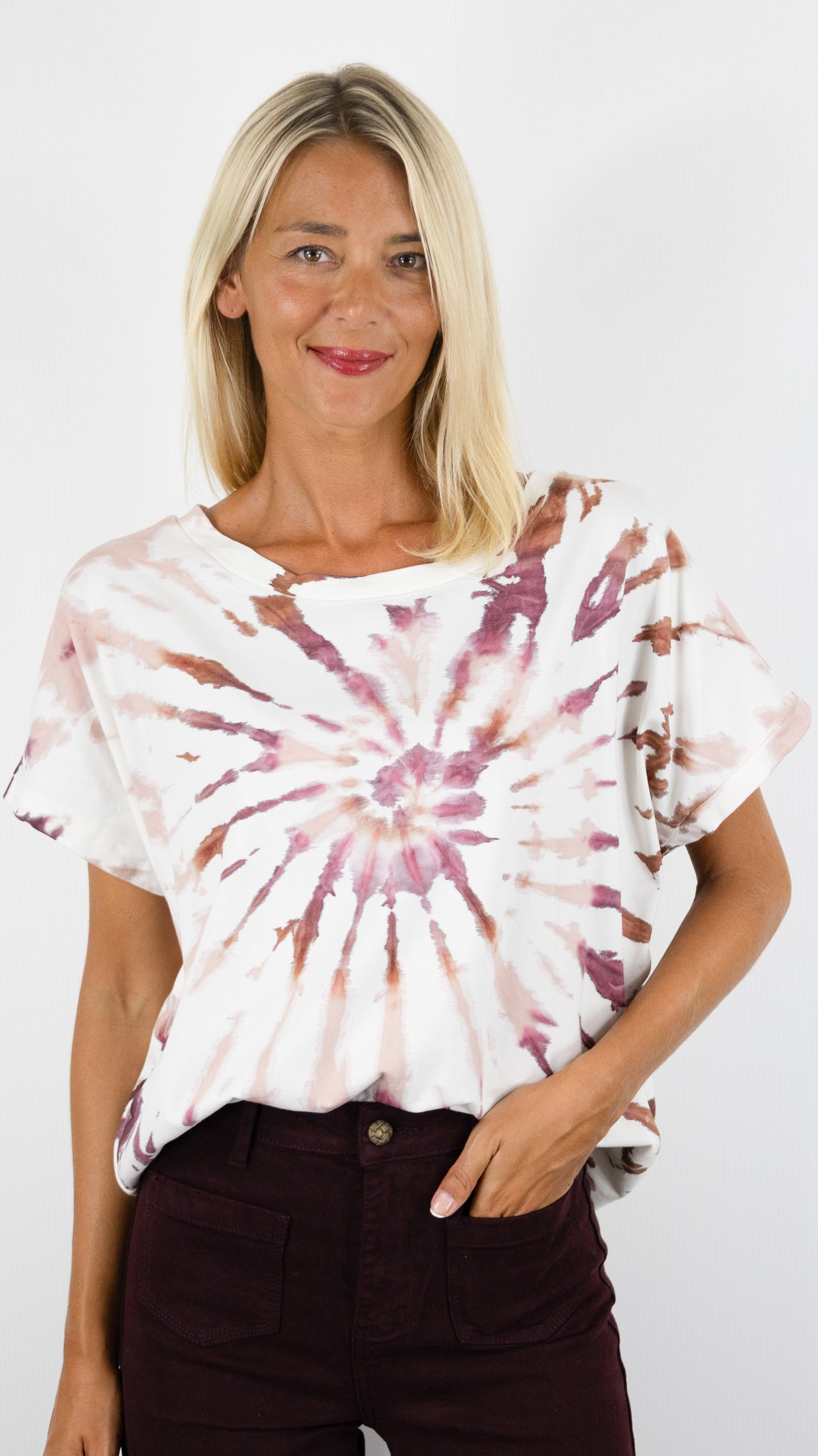 TEE-SHIRT IMPRIME TIE AND DYE EN COTON POUR FEMME LUK AP LK7786 ZR H27#COLOR_PRUNE/CAMEL