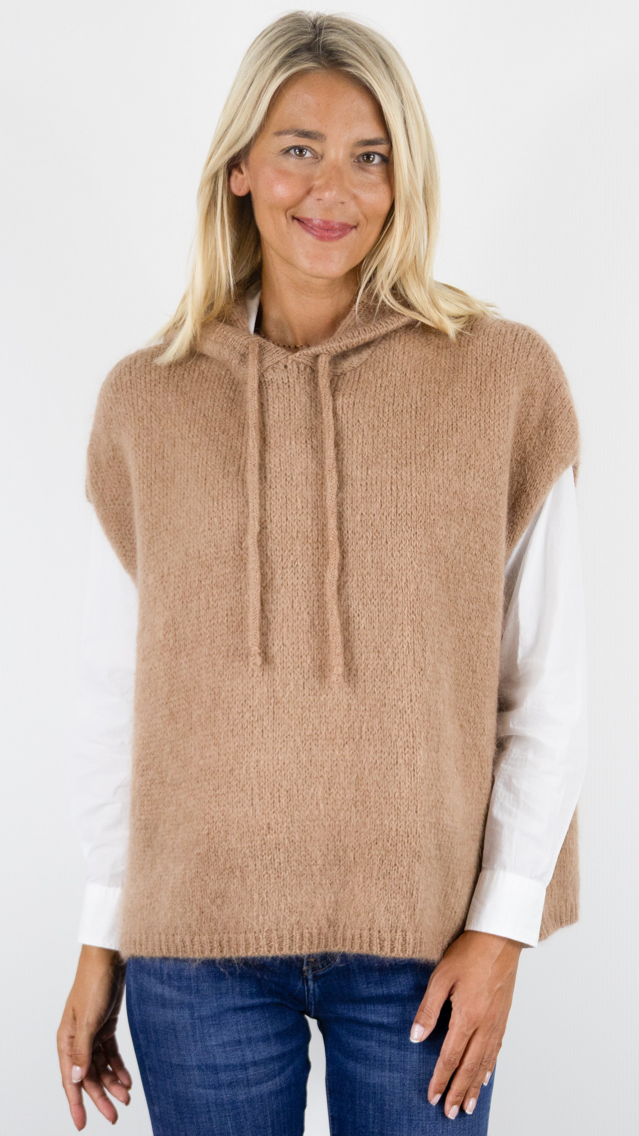 PULL AMPLE À CAPUCHE SANS MANCHES POUR FEMME ANDROMEDE H2489#COLOR_CAMEL