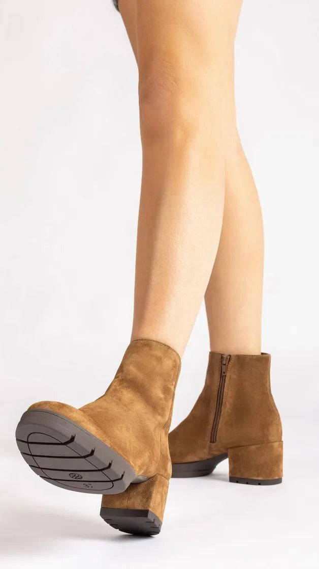 BOOTS COURTES CRANTÉES EN DAIM JAYDI UNISA CAMEL