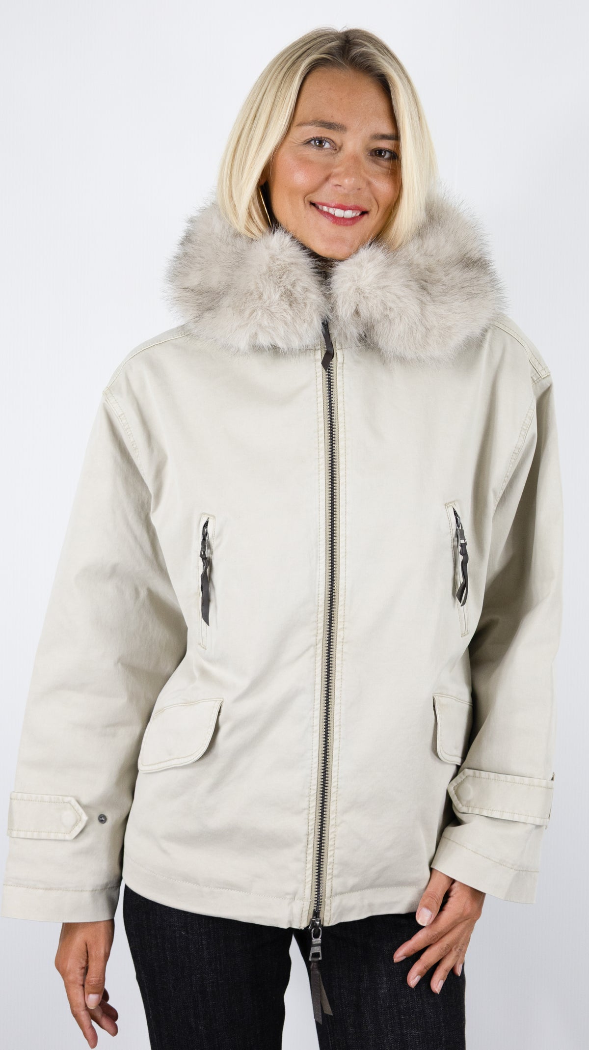 PARKA COURTE EVASEE AVEC CAPUCHE EN FAUSSE FOURRURE POUR FEMME BLONDE N°8 BELLA 316 KITT ECRU