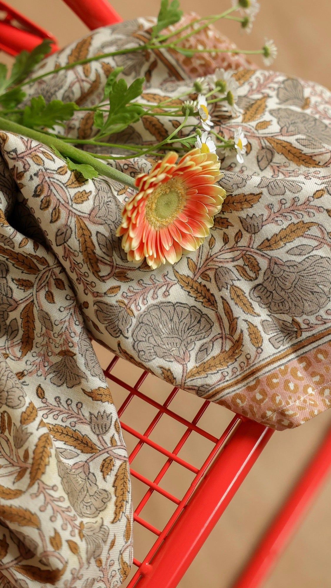 FOULARD IMPRIME BEIGE FLORAL 100% COTON BELLEMME JAVA BEIGE