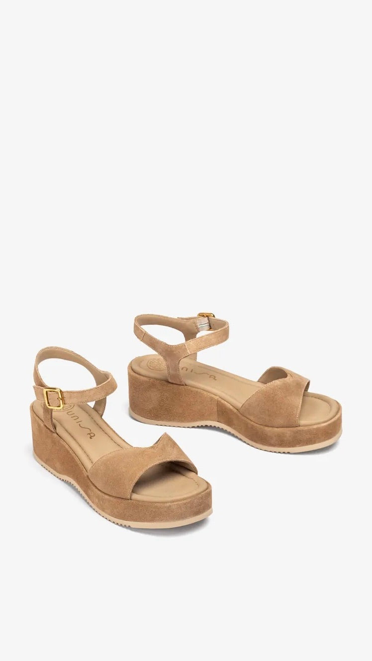 SANDALES COMPENSEES EN DAIM BEIGE UNISA KEDAR BS