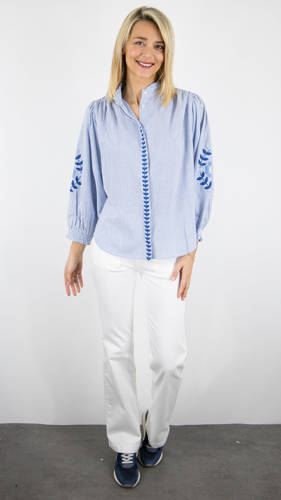 CHEMISE RAYEE BRODEE BLEUE LUK AP L1167