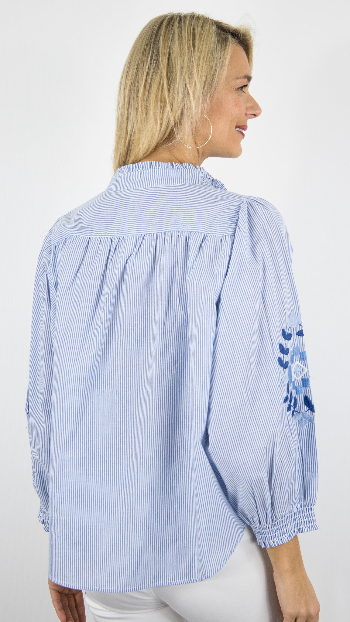 CHEMISE RAYEE BRODEE BLEUE LUK AP L1167