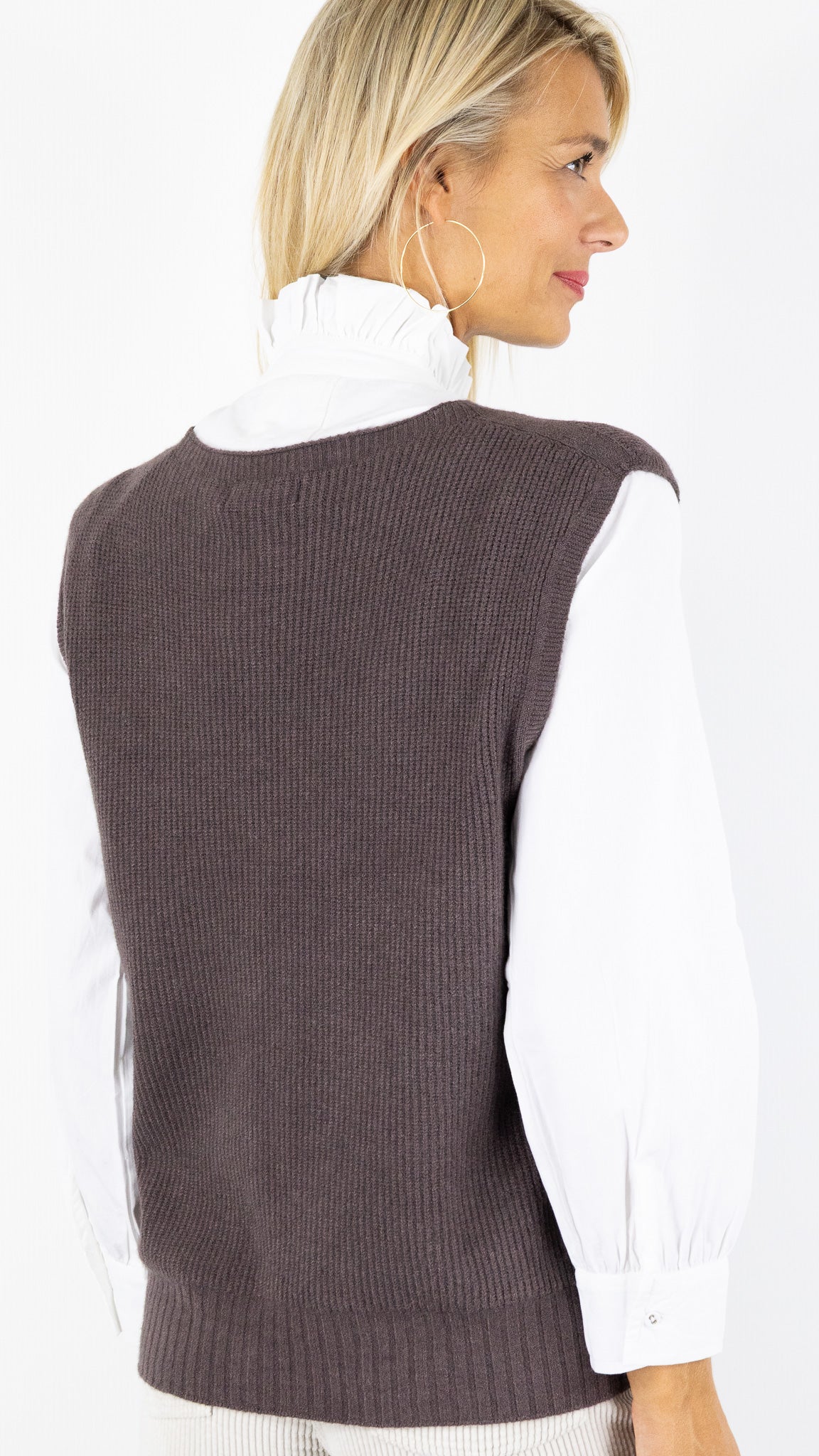 GILET LONG BOUTONNE SANS MANCHES ALEXANDRE LAURENT L8426#COLOR_FRENCH/CHOCO