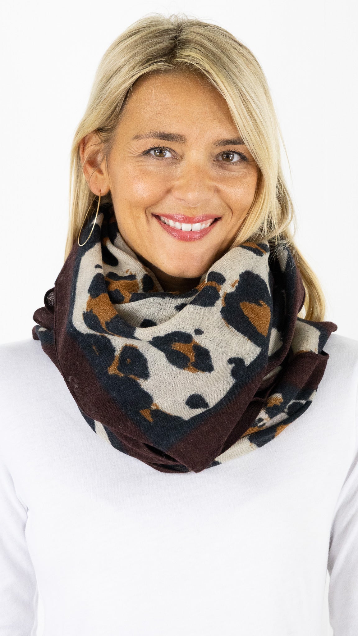 FOULARD EN LAINE IMPRIME LEOPARD HARTFORD LEOPARD SQUARE